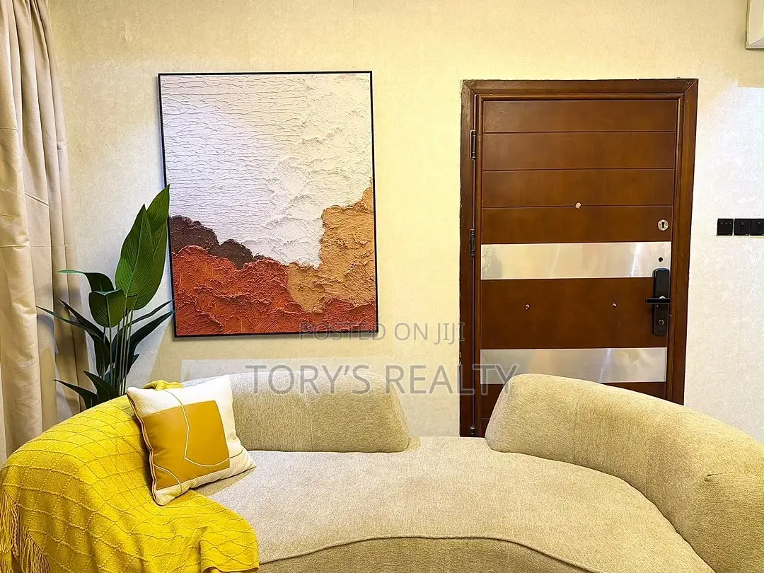 Luxuriously Furnished 2 Bedroom Apartment With Pool