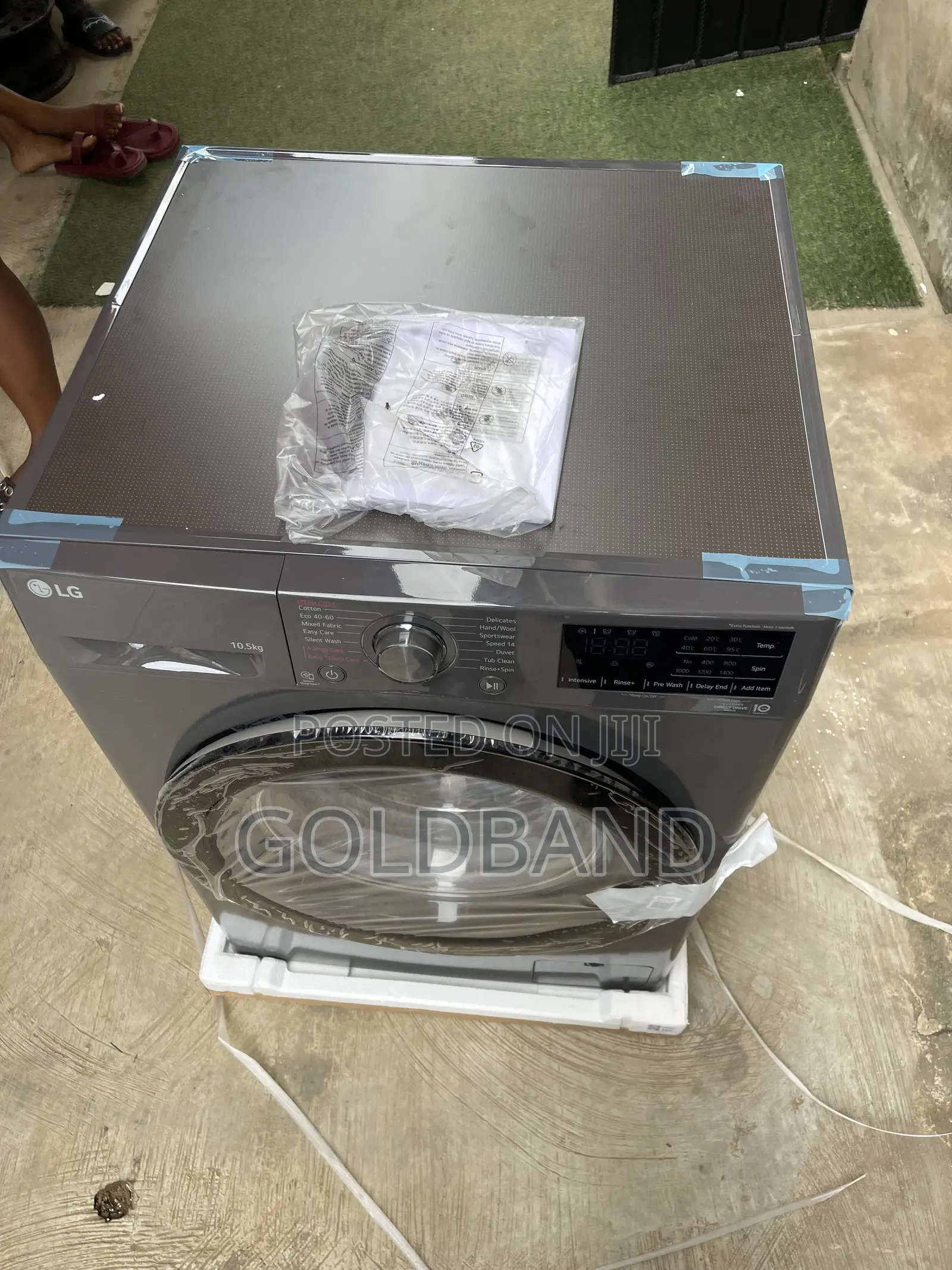 LG 10.5kg Front Loader Wash & Dry Laundry Appliance
