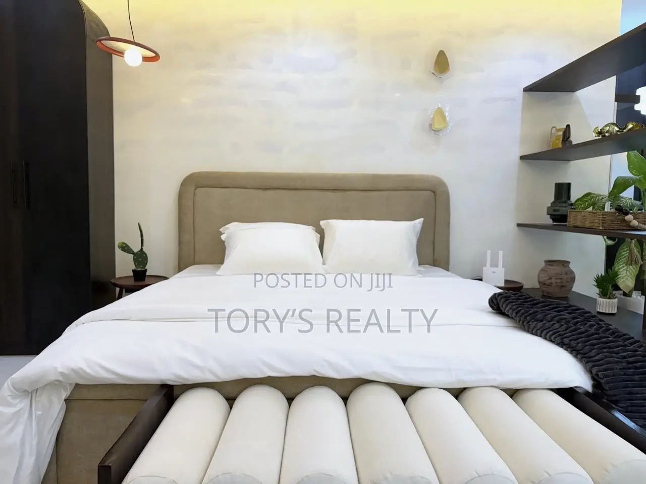 Luxuriously Furnished Studio Apartment