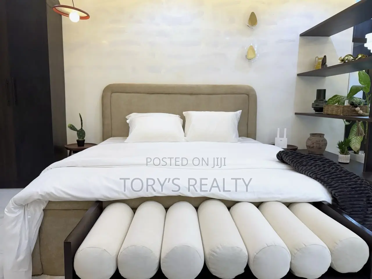Luxuriously Furnished Studio Apartment