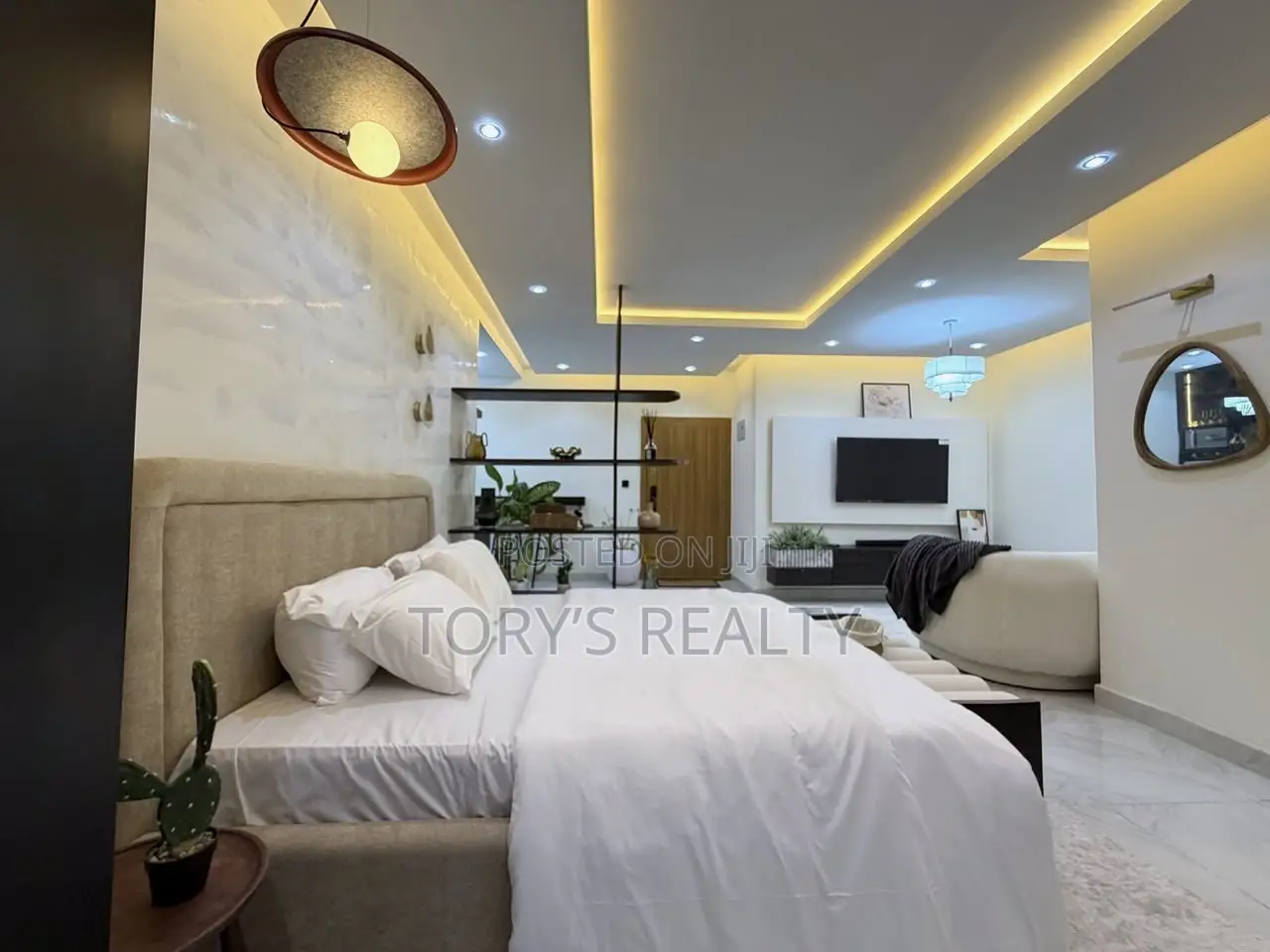 Luxuriously Furnished Studio Apartment