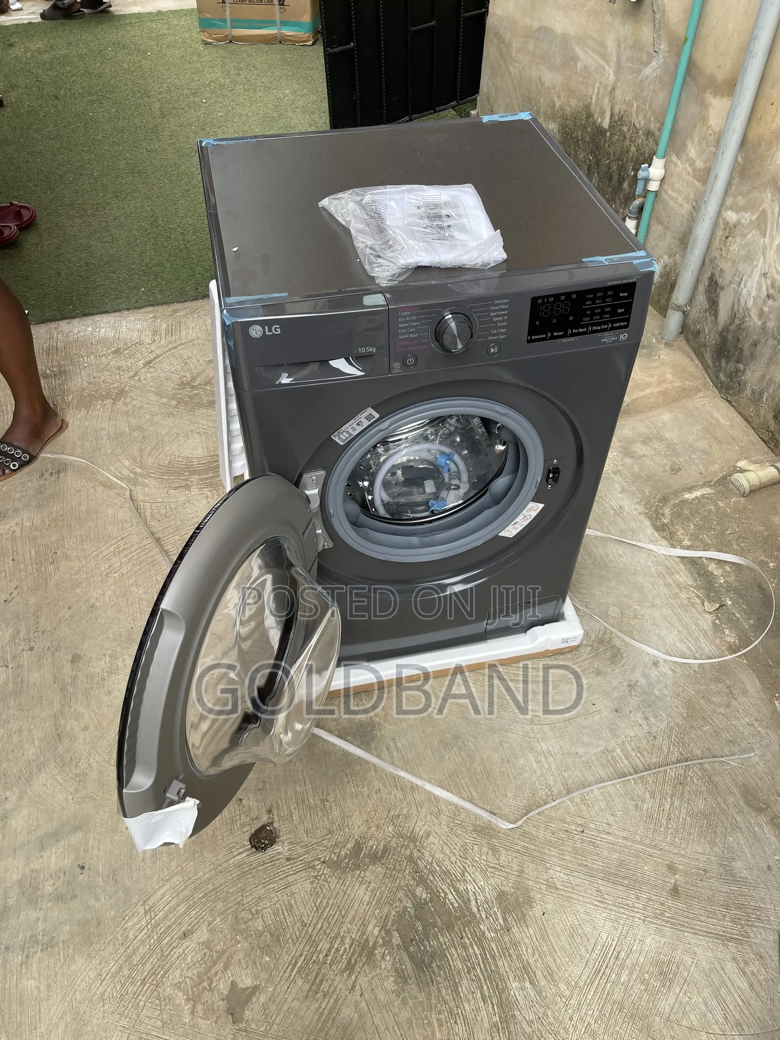 LG F4V3RYP6JE 10.5kg Washing Machine & Dryer