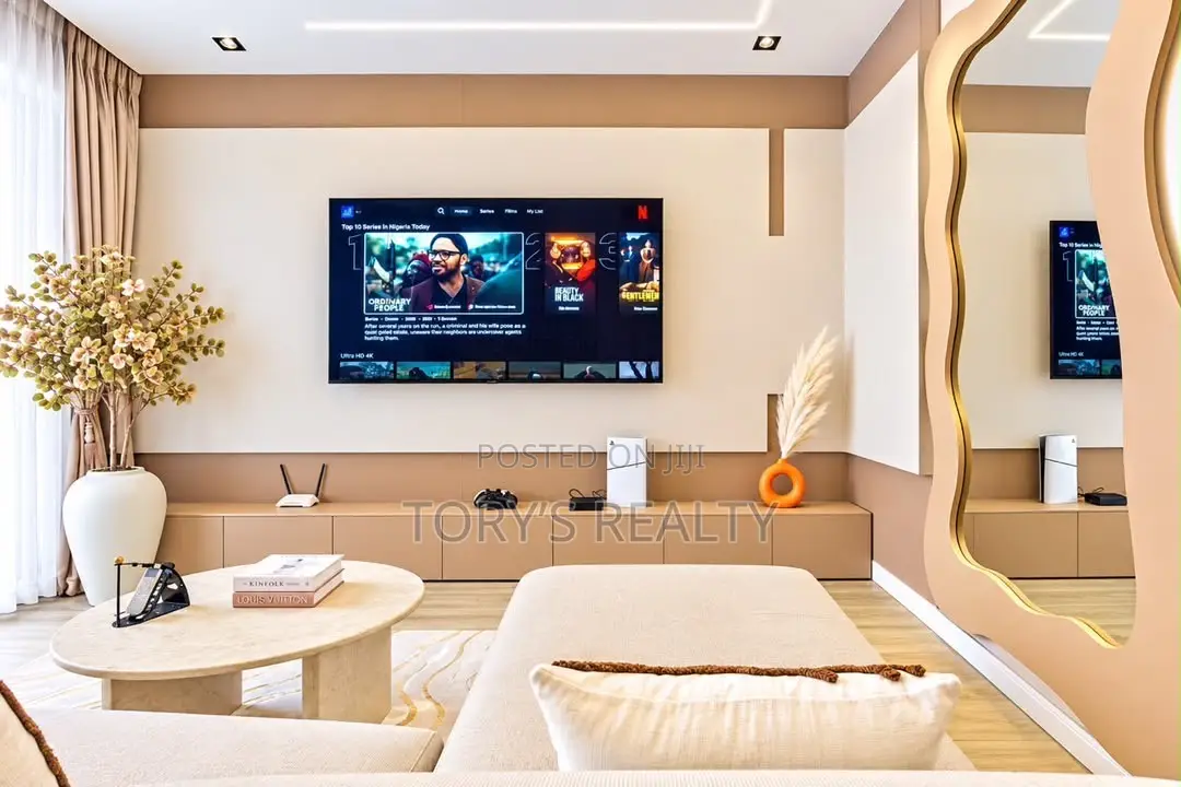 Luxuriously Furnished 1 Bedroom Apartment
