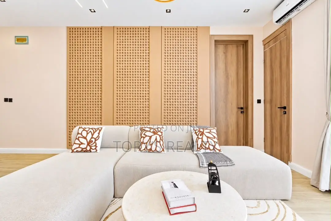 Luxuriously Furnished 1 Bedroom Apartment