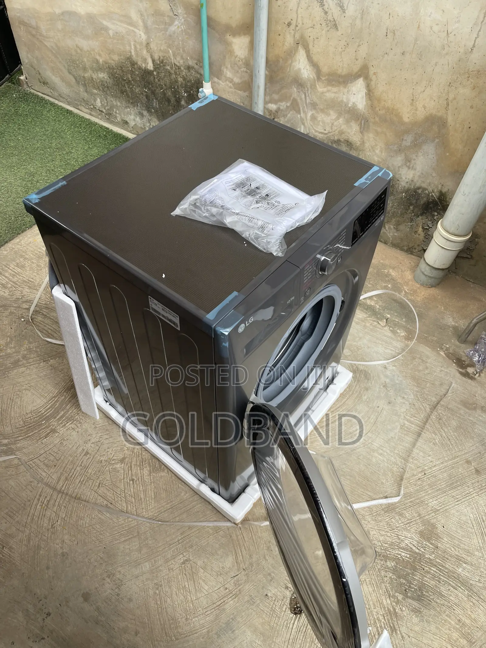 LG F4V3RYP6JE 10.5kg Wash & Dry Laundry Combo