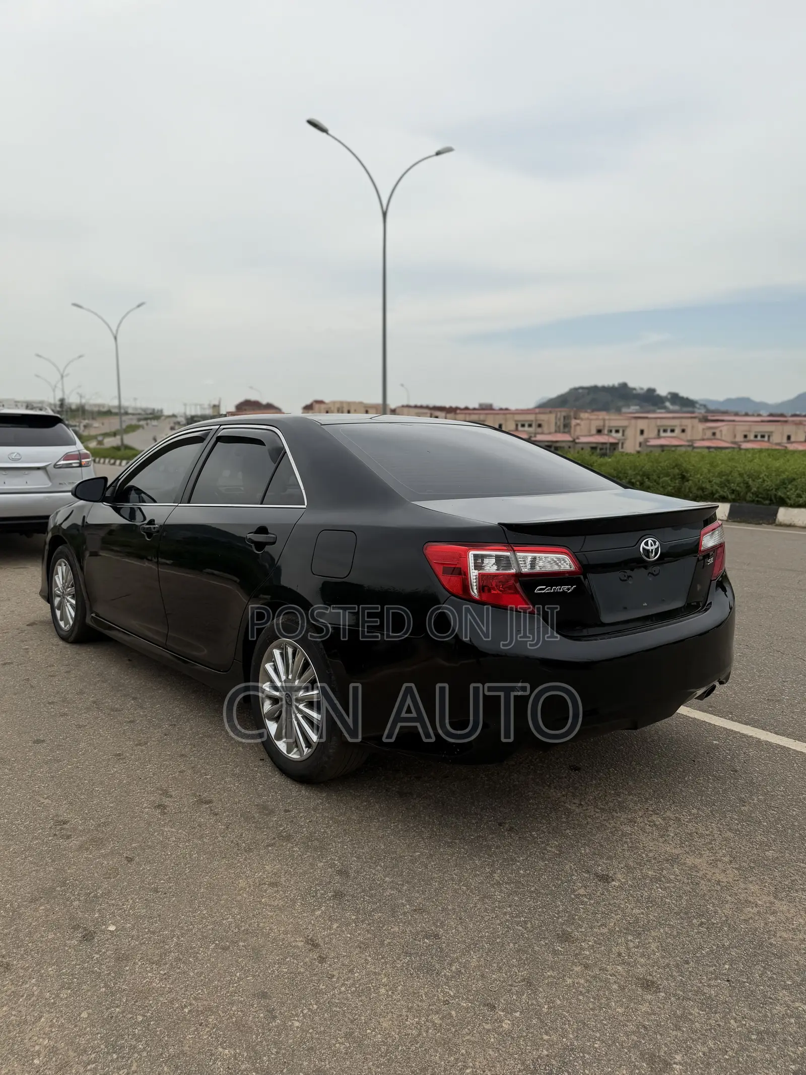 Toyota Camry SE 4dr Sedan (2.5L 4cyl 6A) 2013 Black