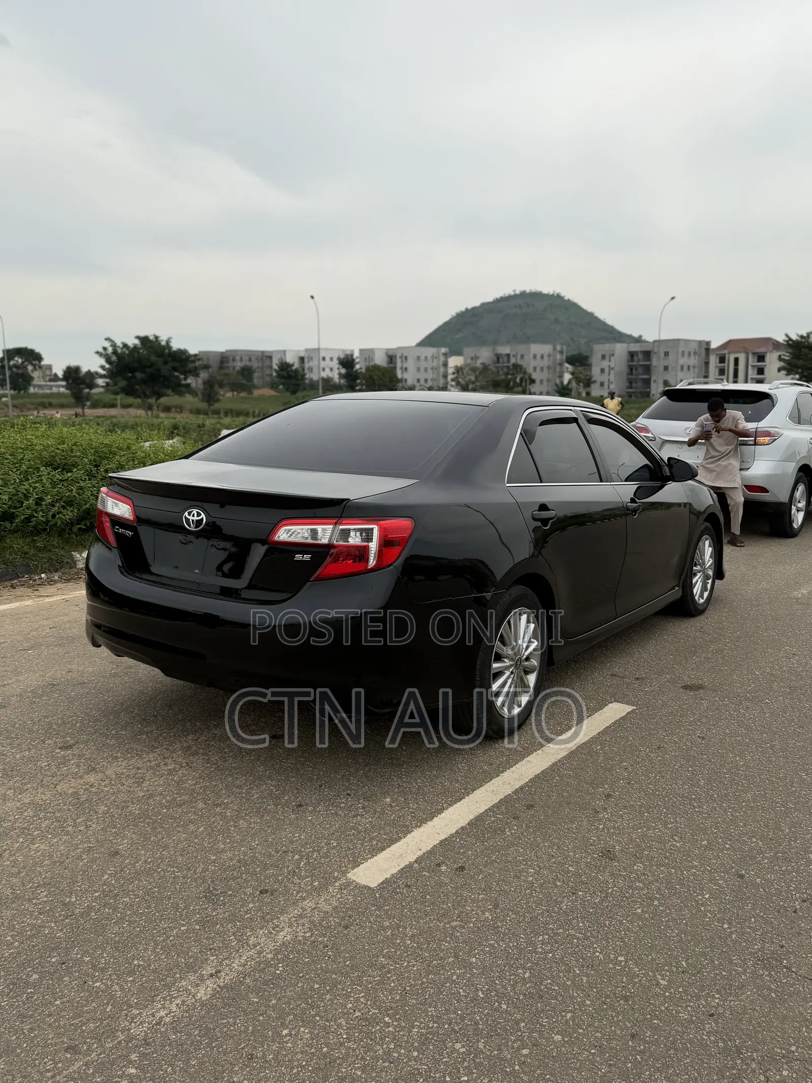 Toyota Camry SE 4dr Sedan (2.5L 4cyl 6A) 2013 Black