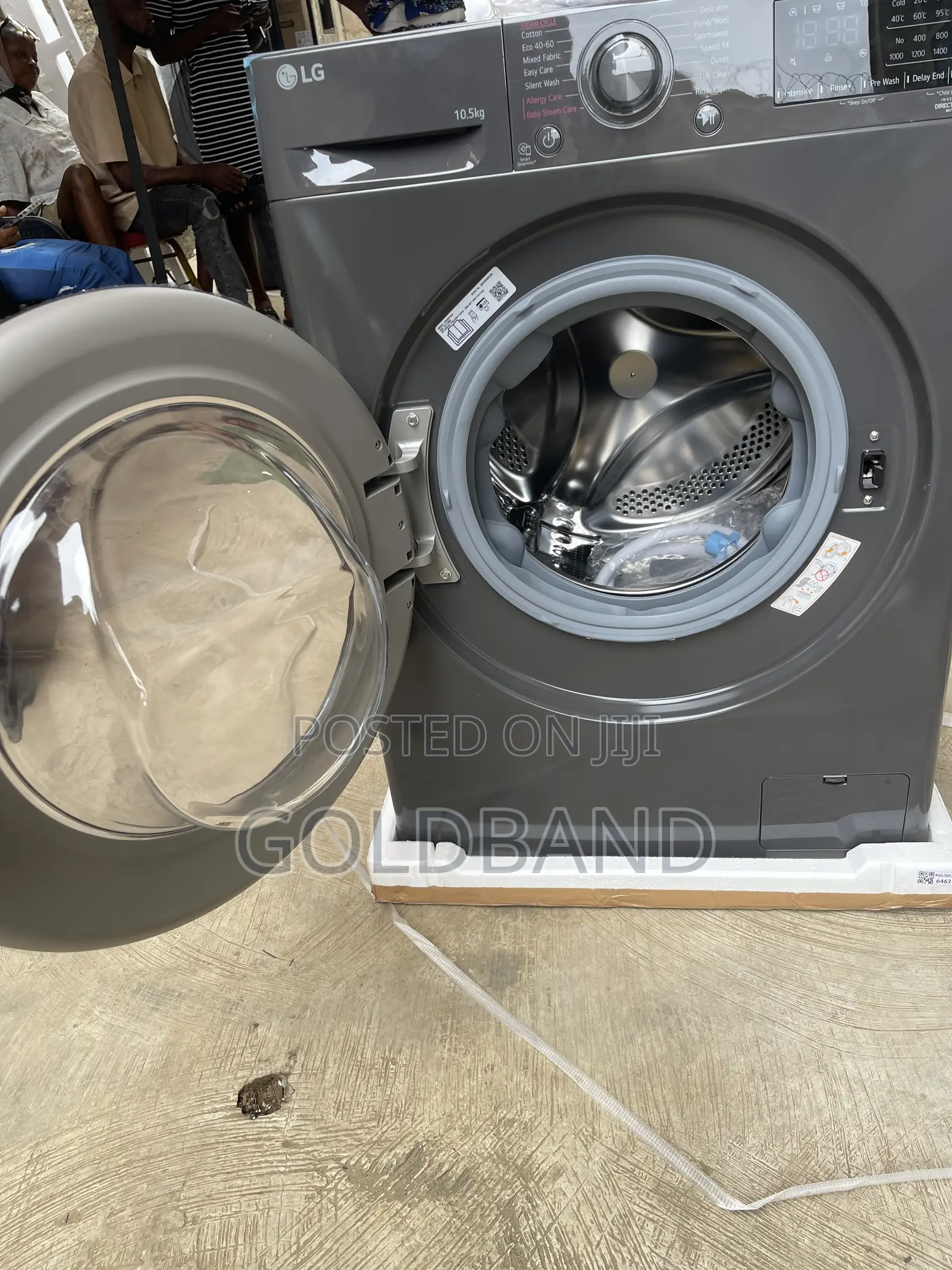 LG F4V3RYP6JE 10.5kg Front Load Washer Dryer Combo