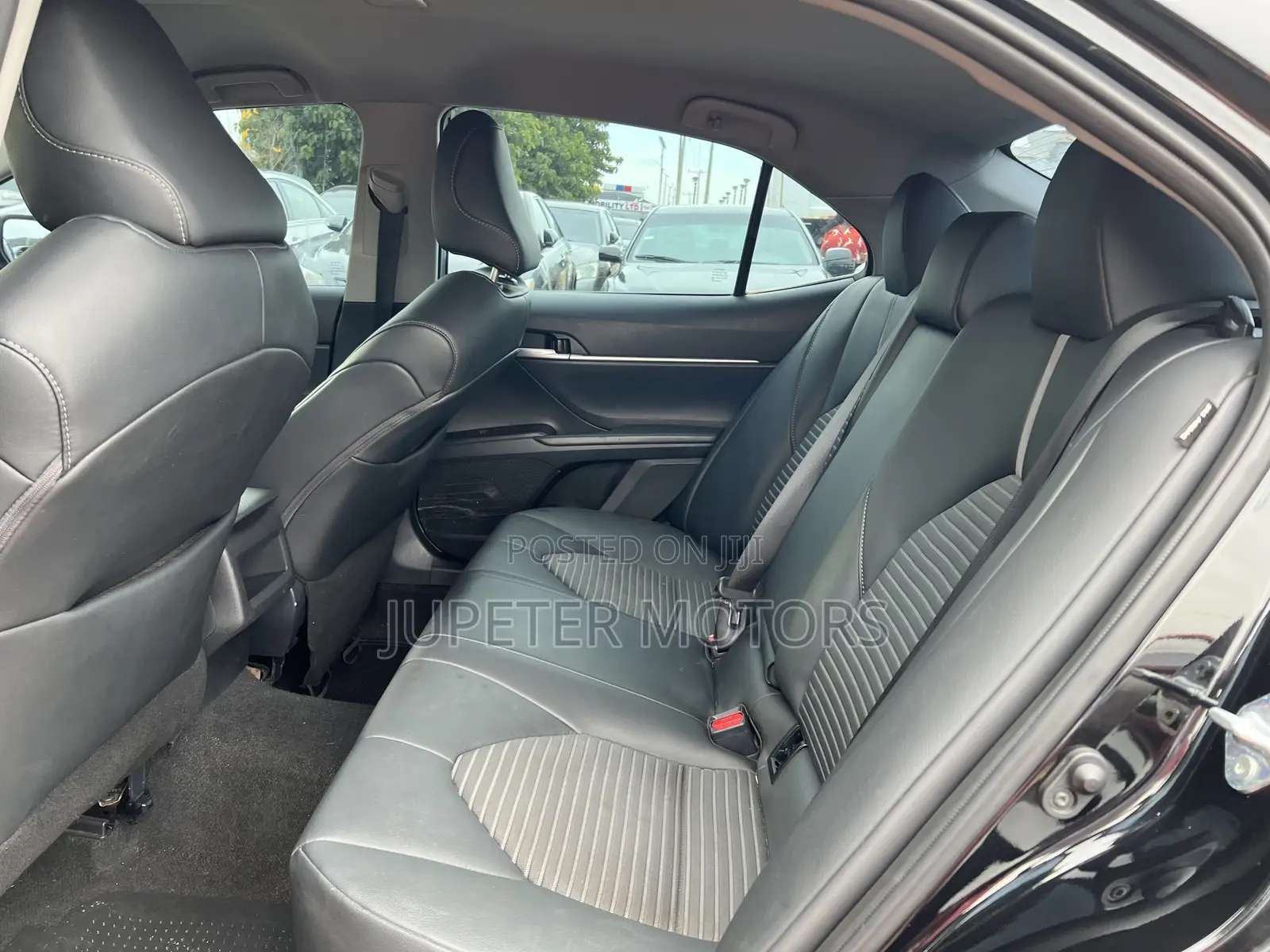 Toyota Camry SE 2024 Black