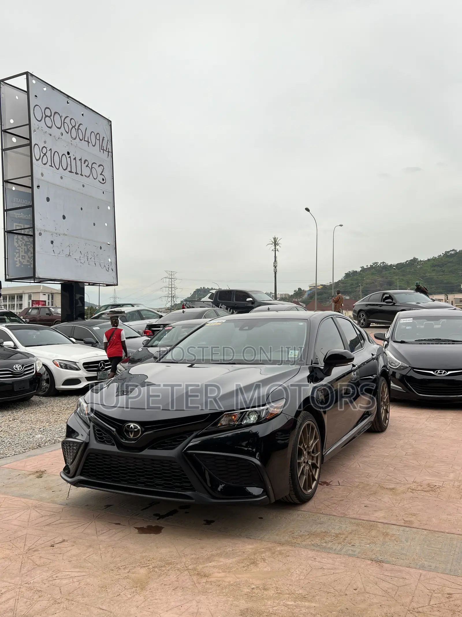 Toyota Camry SE 2024 Black