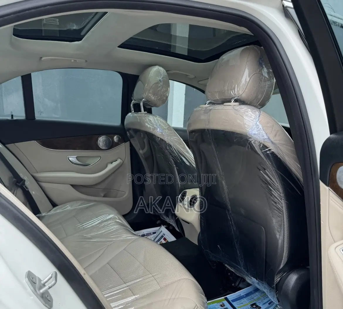 Mercedes-Benz C300 Luxury 4Matic Sedan AWD (2.0L 4cyl 7A) 2016 White