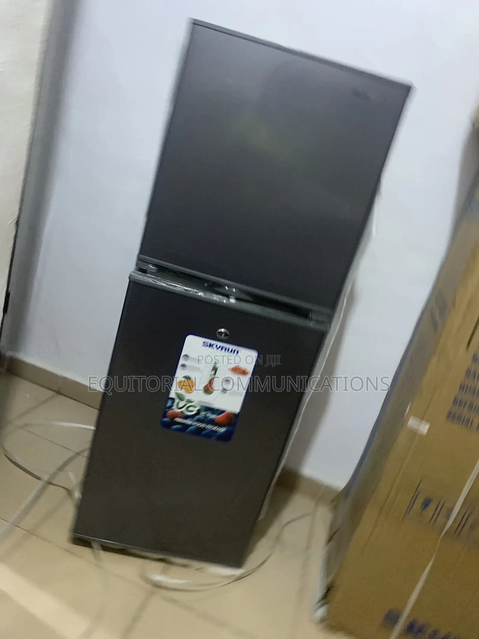 Skyrun 195L Fridge – Store More, Stay Fresh & Keep Things Organized