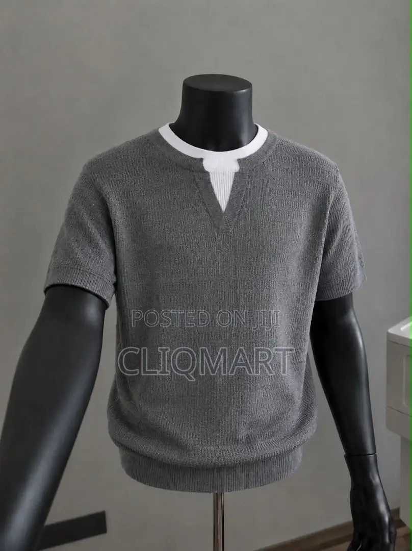 Men’s Premium Mock-Neck v-Notch Knit Tee