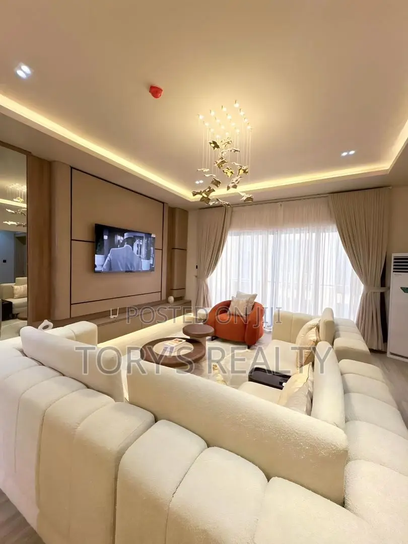 Luxuriously Furnished 2 Bedroom Apartment
