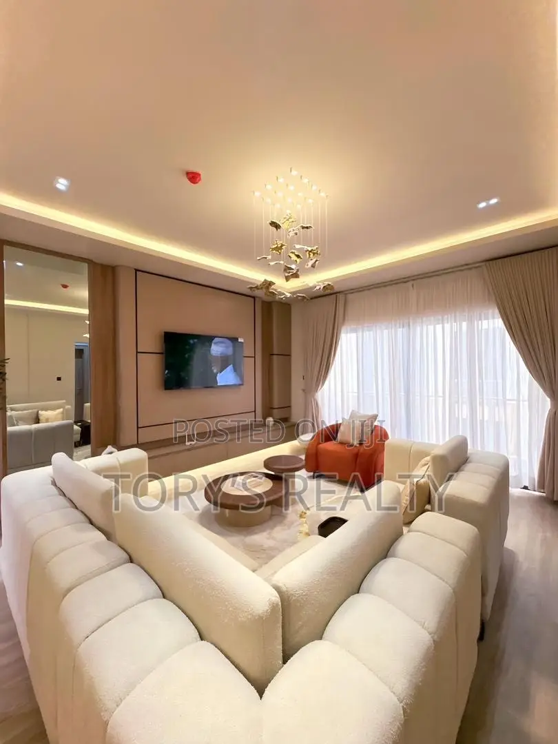 Luxuriously Furnished 2 Bedroom Apartment