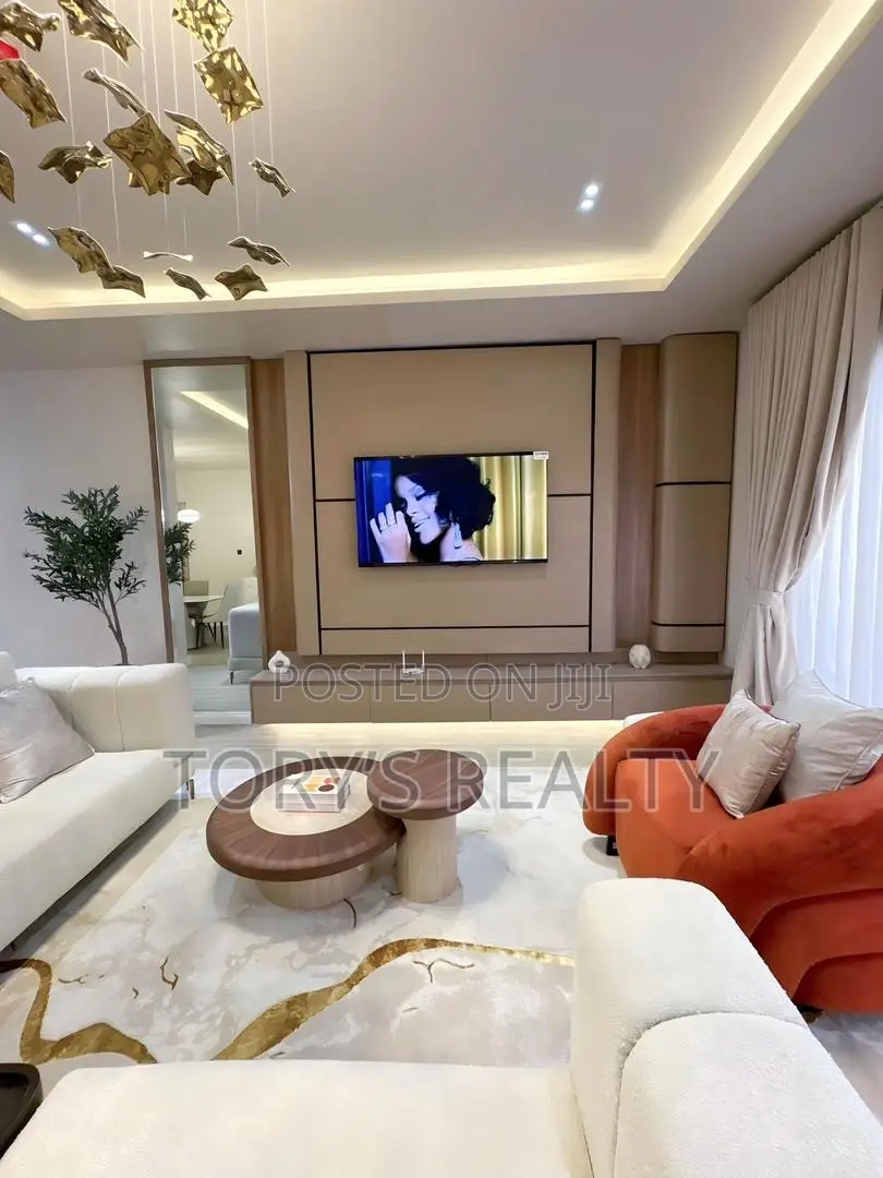 Luxuriously Furnished 2 Bedroom Apartment
