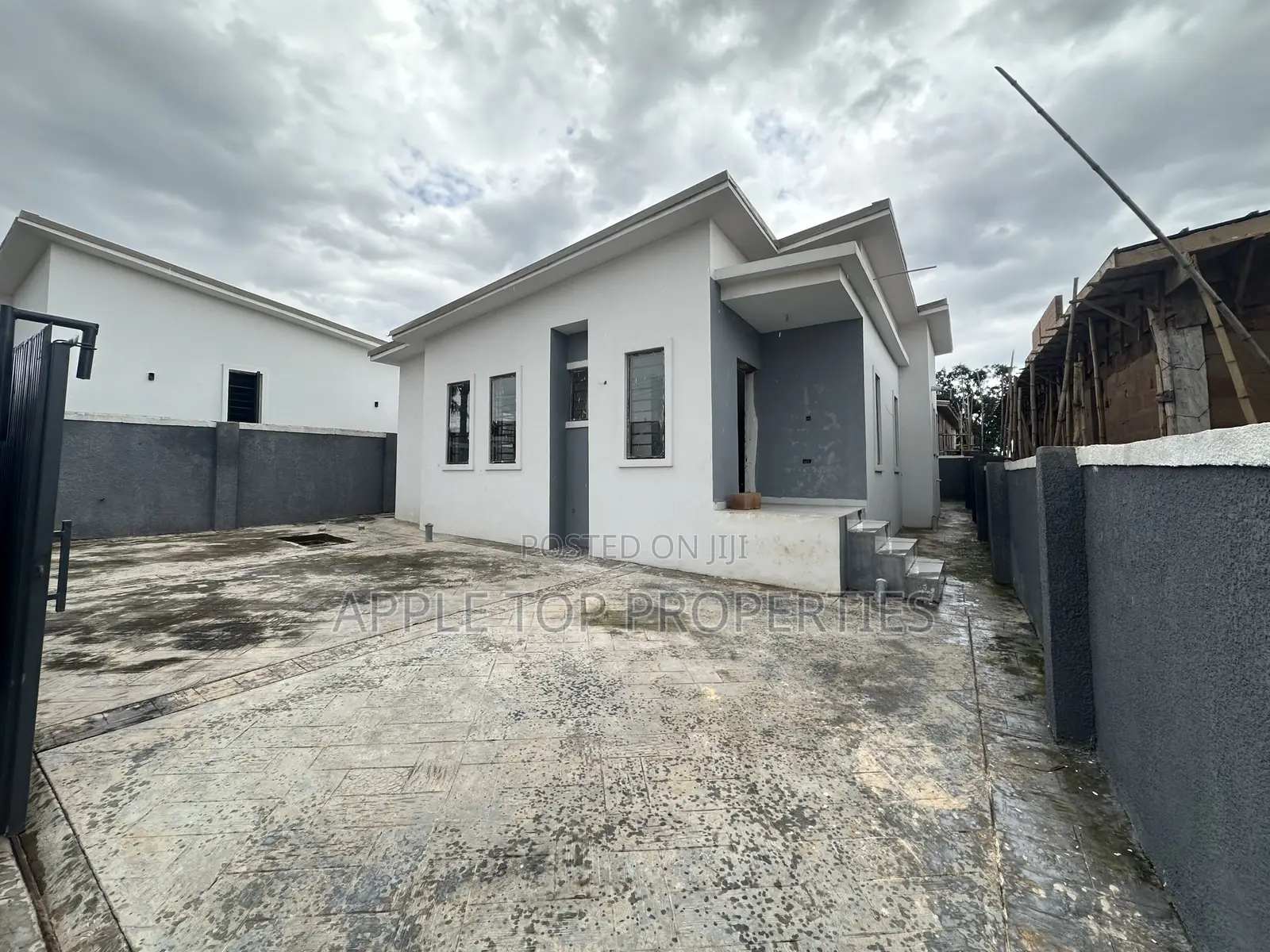 4bdrm Bungalow in Enugu for sale