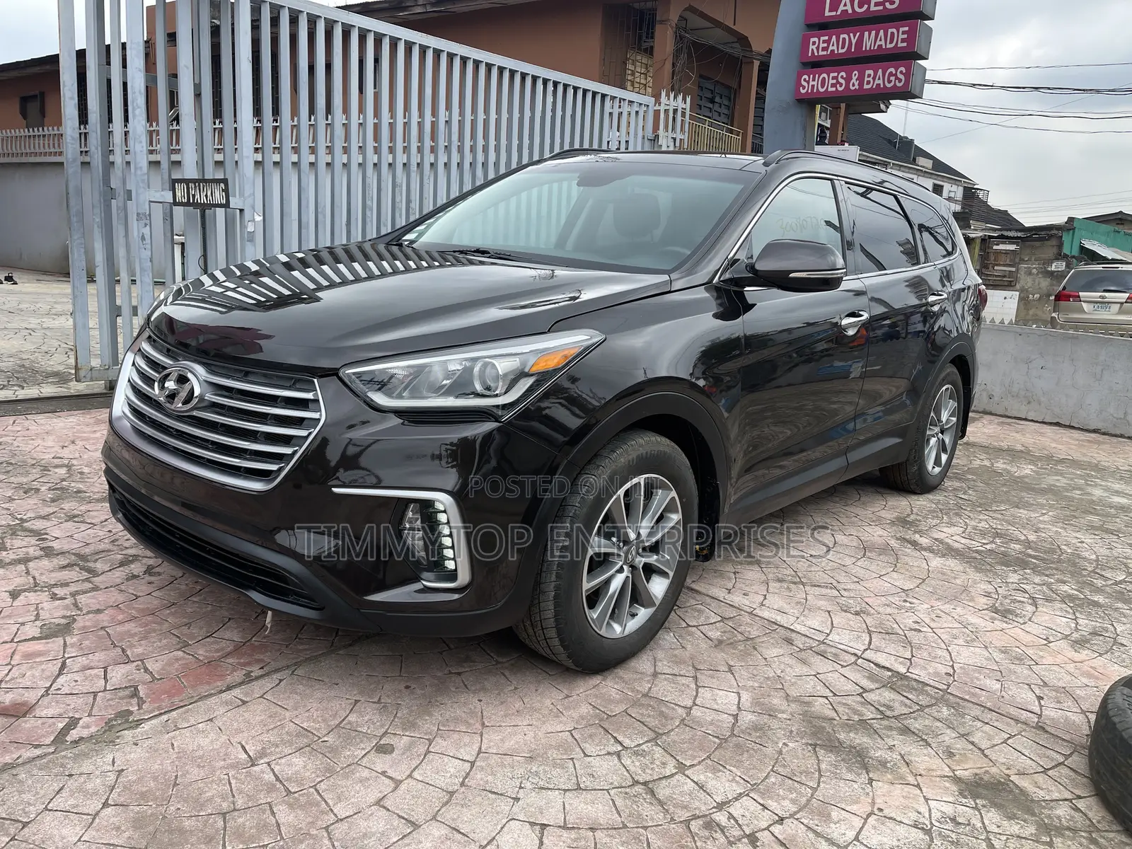 Hyundai Santa Fe Limited AWD 2017 Brown