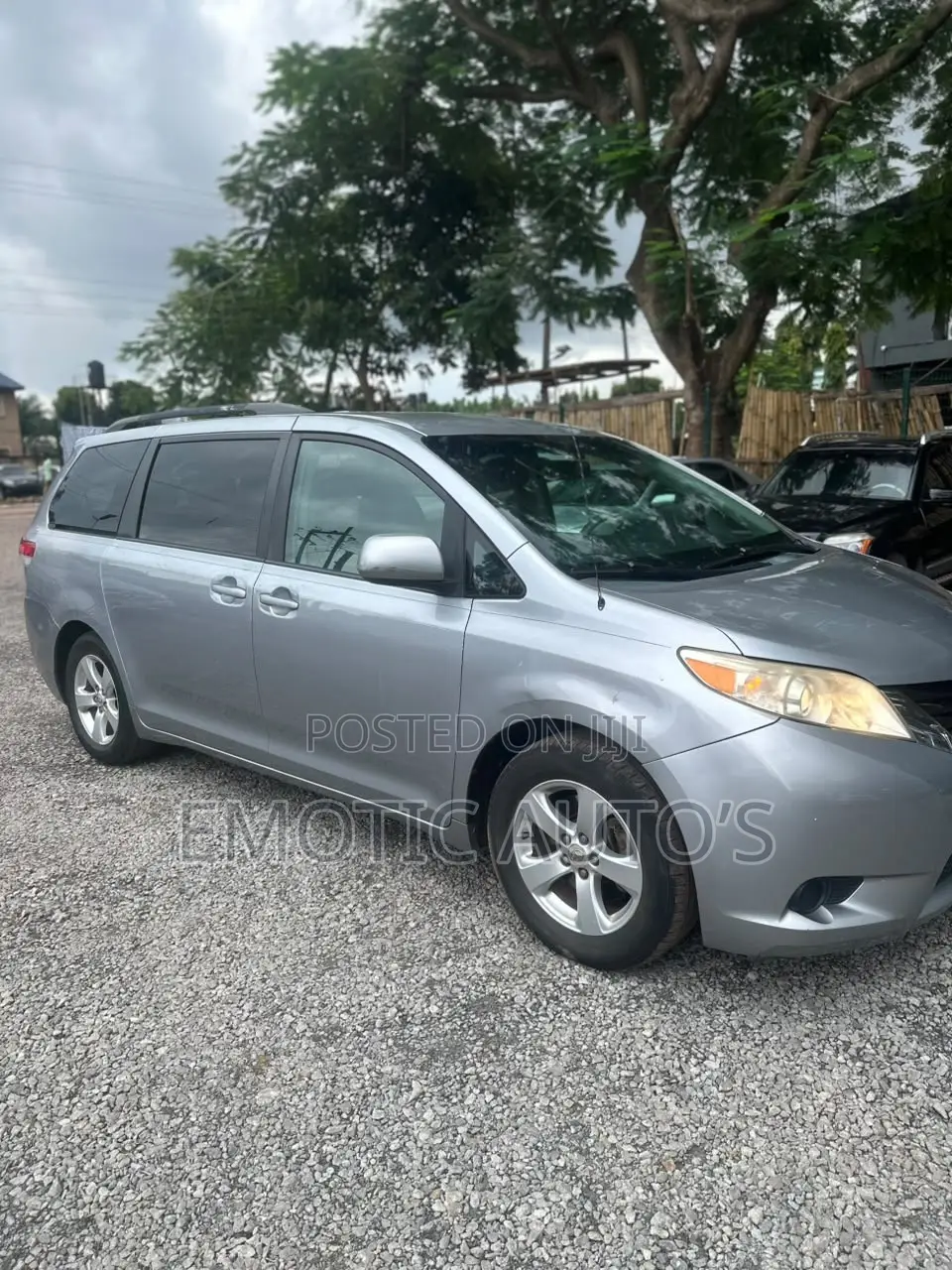 Toyota Sienna 2013 Silver