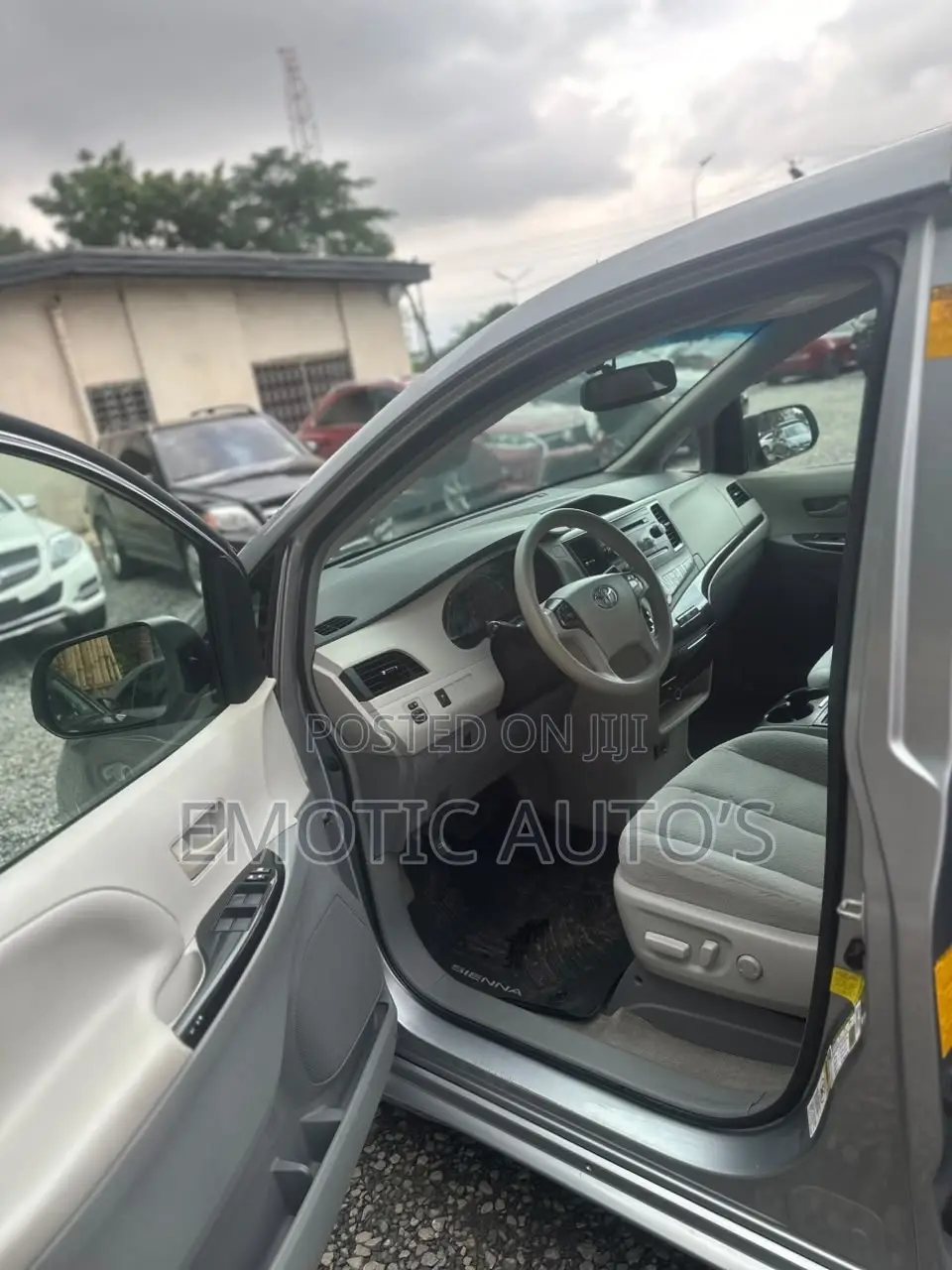 Toyota Sienna 2013 Silver