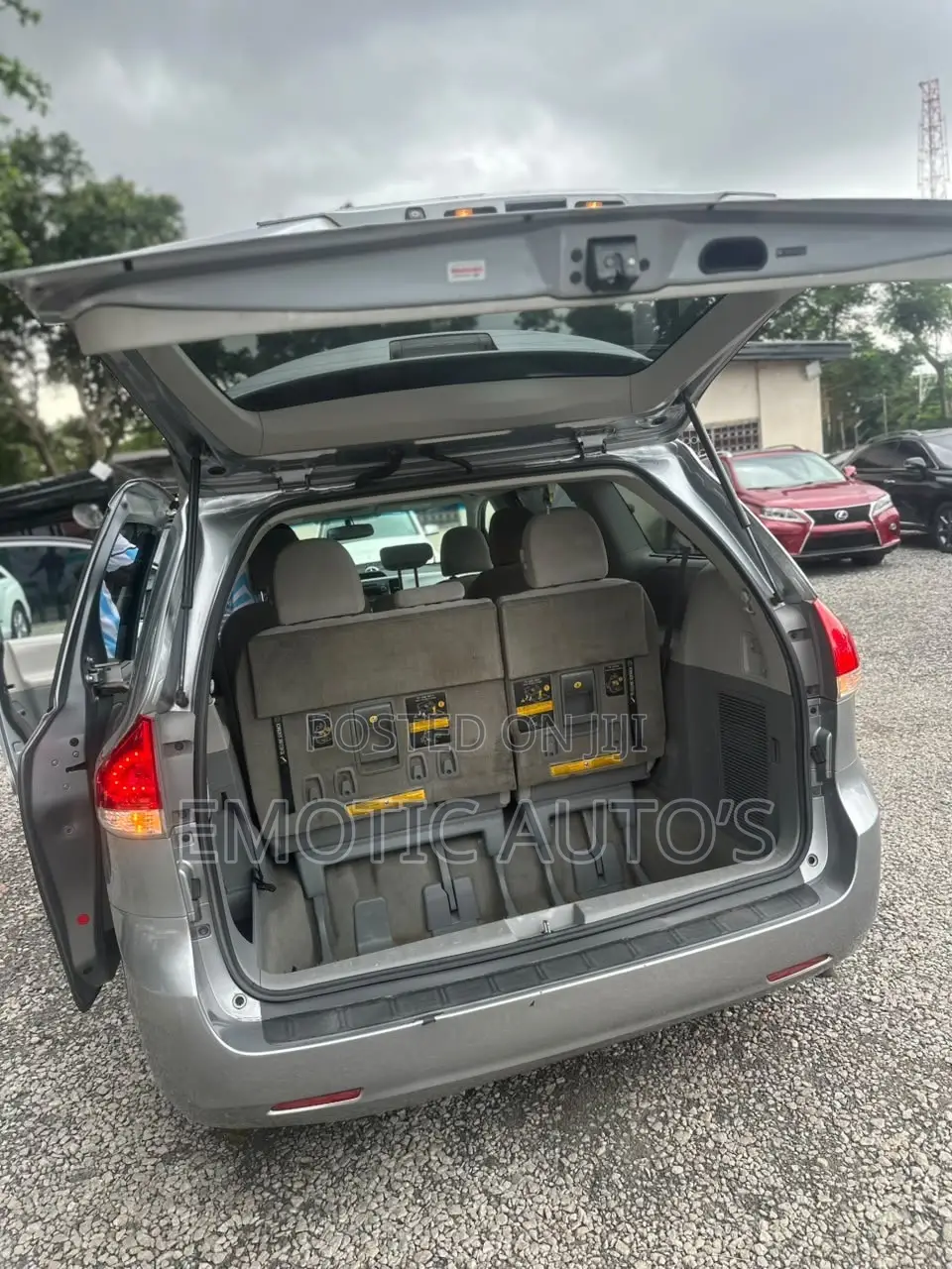 Toyota Sienna 2013 Silver