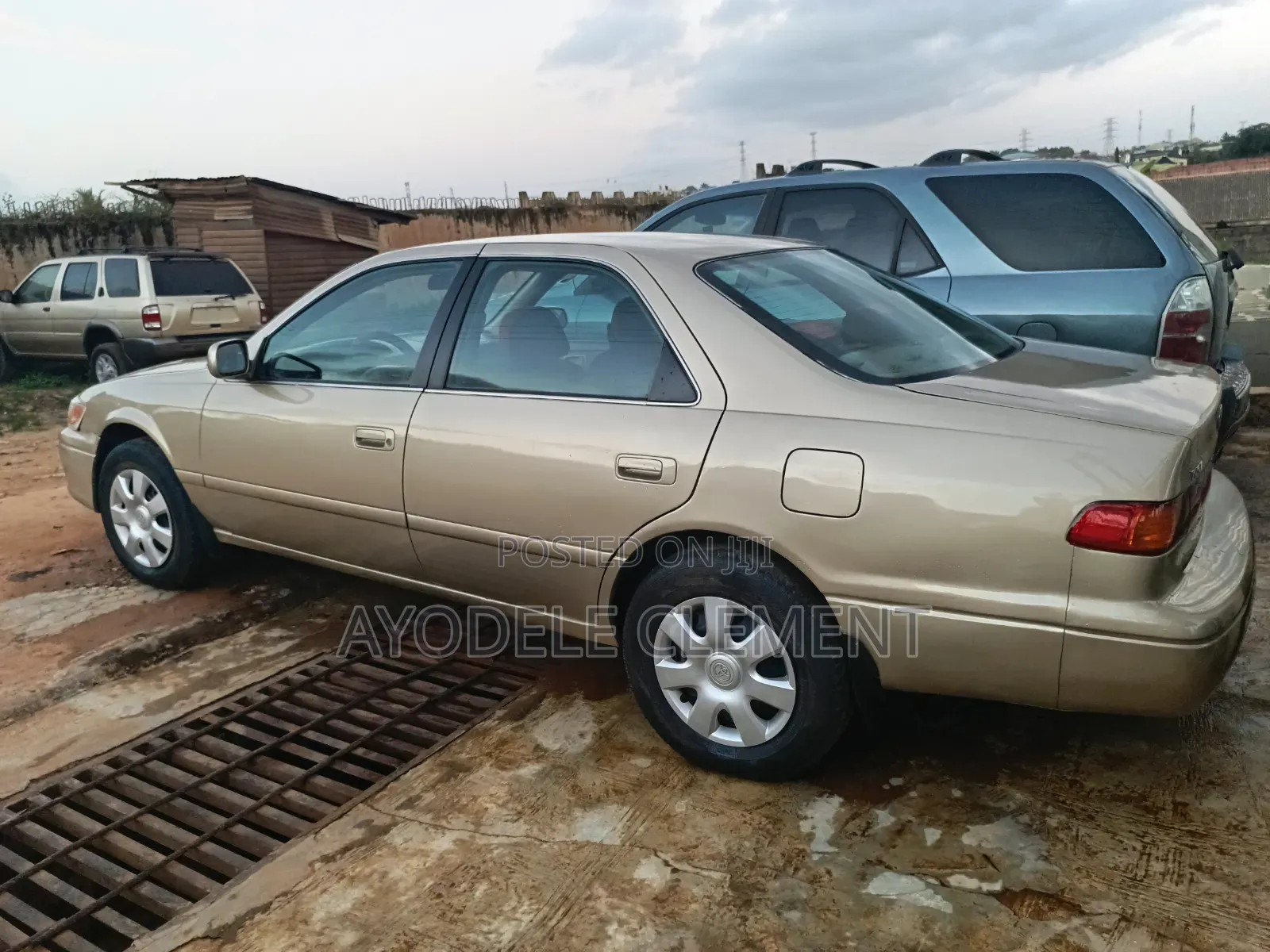 Toyota Camry LE 4dr Sedan (2.4L 4cyl 5M) 2002 Gold