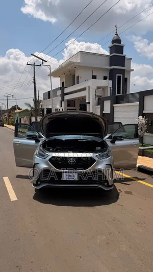 Toyota Highlander 2023 Silver