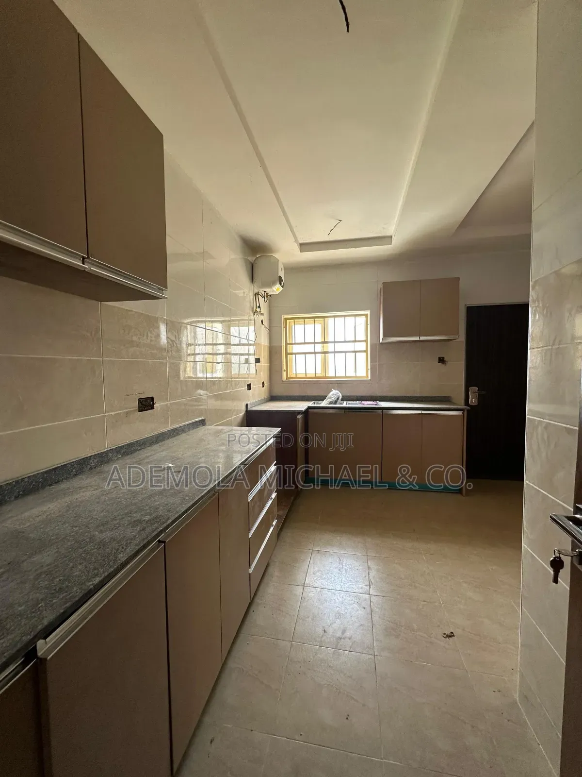 6bdrm Duplex in 2 Units 6 Bedroom, Asokoro for sale