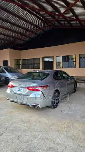 Toyota Camry 2020 Silver