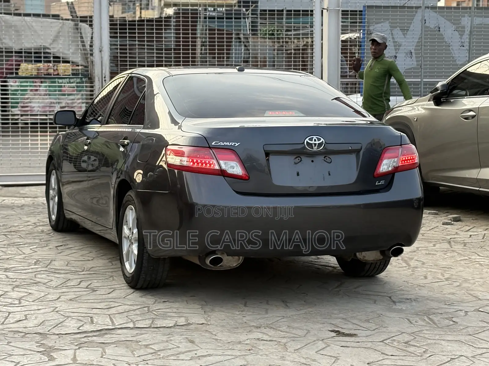 Toyota Camry LE V6 4dr Sedan (3.5L 6cyl 6AM) 2010 Gray