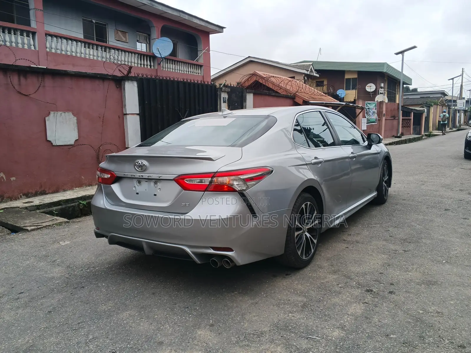 Toyota Camry SE (2.5L 4cyl 8A) 2019 Silver