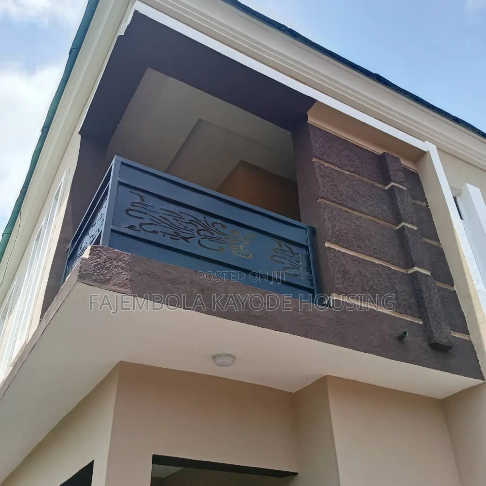 2bdrm Block of Flats in Bashorun Housing, Akobo for sale