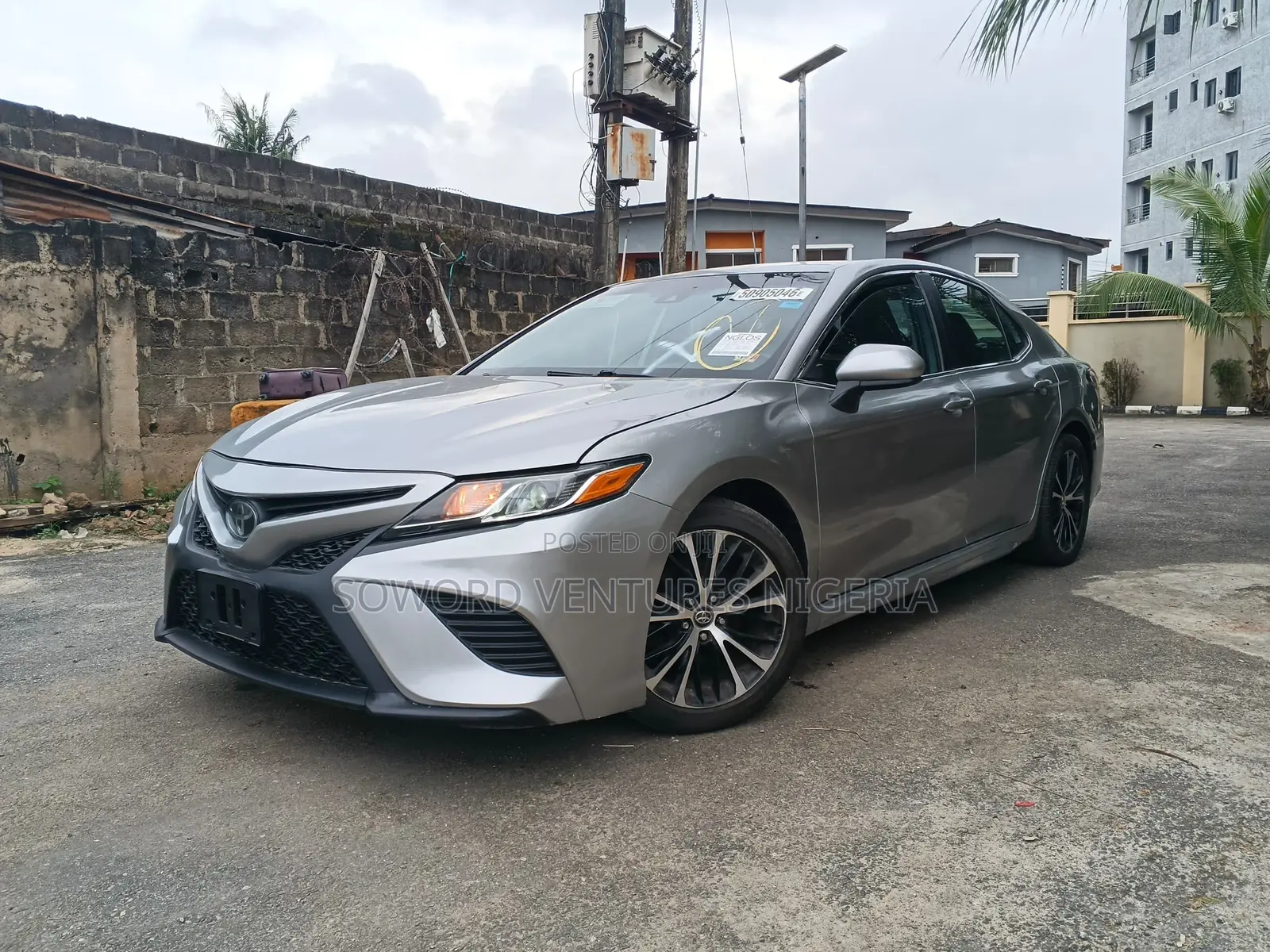 Toyota Camry SE (2.5L 4cyl 8A) 2019 Silver