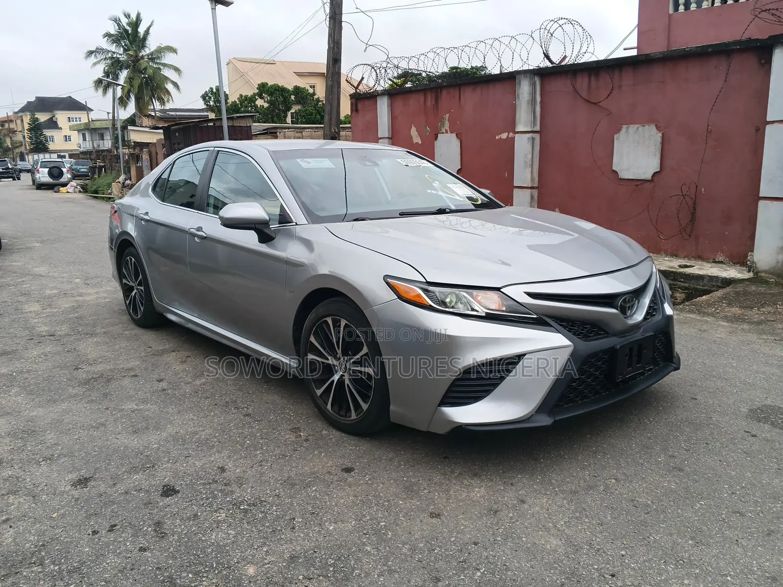 Toyota Camry SE (2.5L 4cyl 8A) 2019 Silver