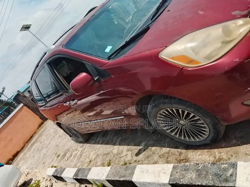Toyota Sienna 2005 Red