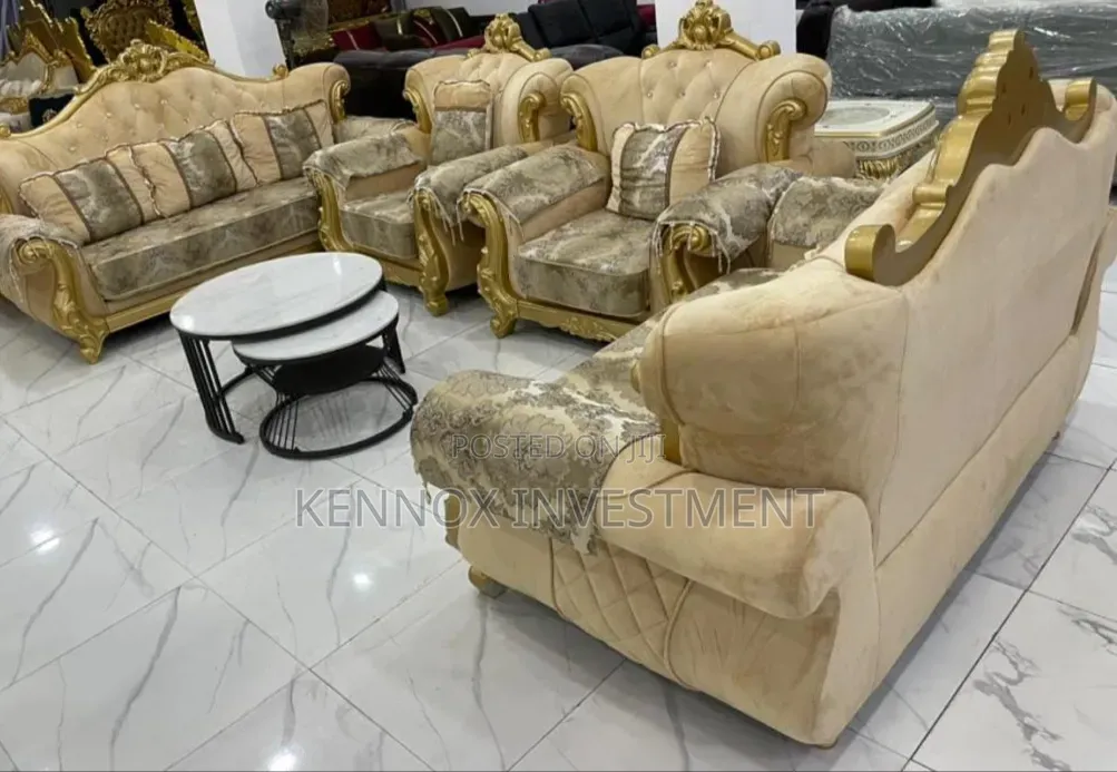 Topnotch Quality Complete Set Royal China Sofa.