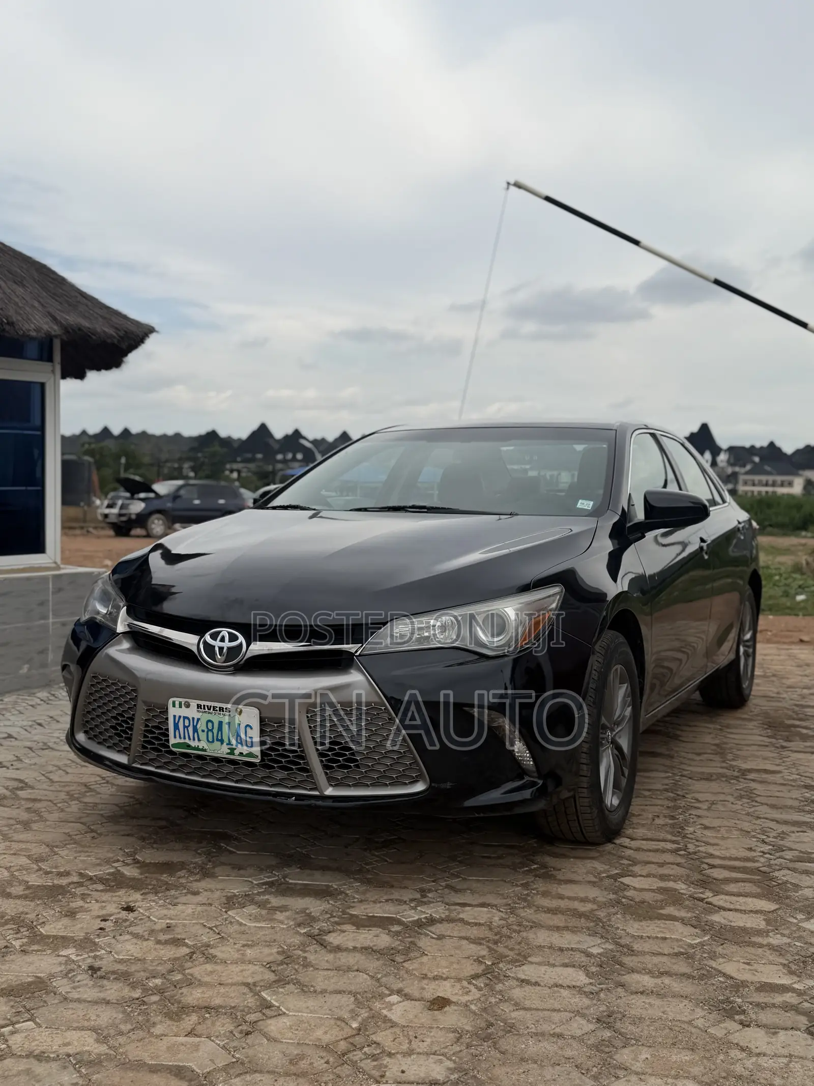 Toyota Camry SE 4dr Sedan (2.5L 4cyl 6A) 2015 Gray