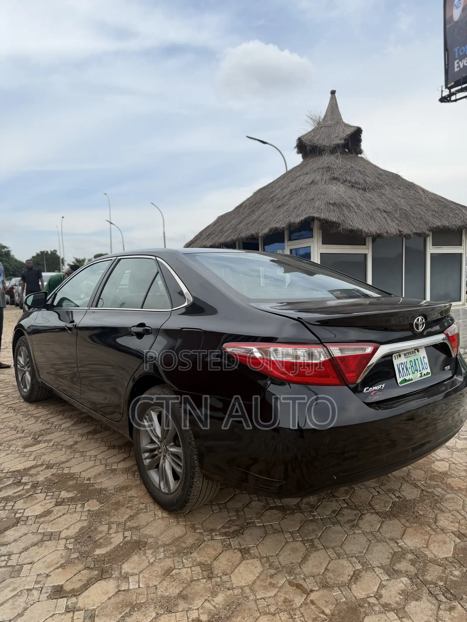 Toyota Camry SE 4dr Sedan (2.5L 4cyl 6A) 2015 Gray