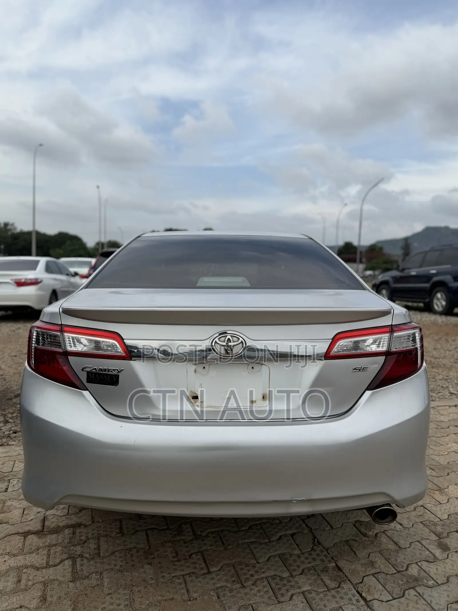 Toyota Camry SE 4dr Sedan (2.5L 4cyl 6A) 2013 Silver