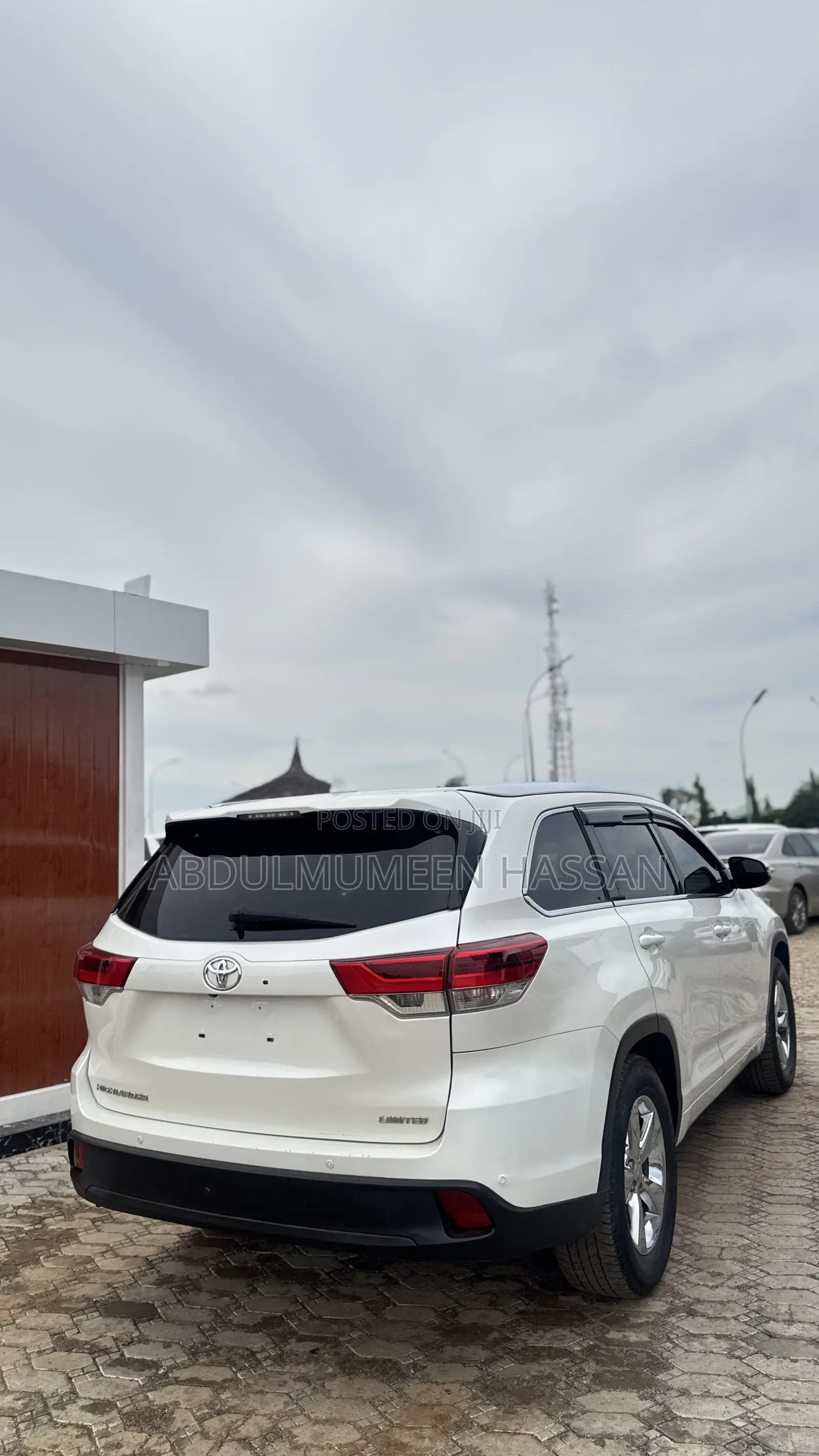 Toyota Highlander Limited Platinum 4dr SUV AWD (3.5L 6cyl 6A) 2014