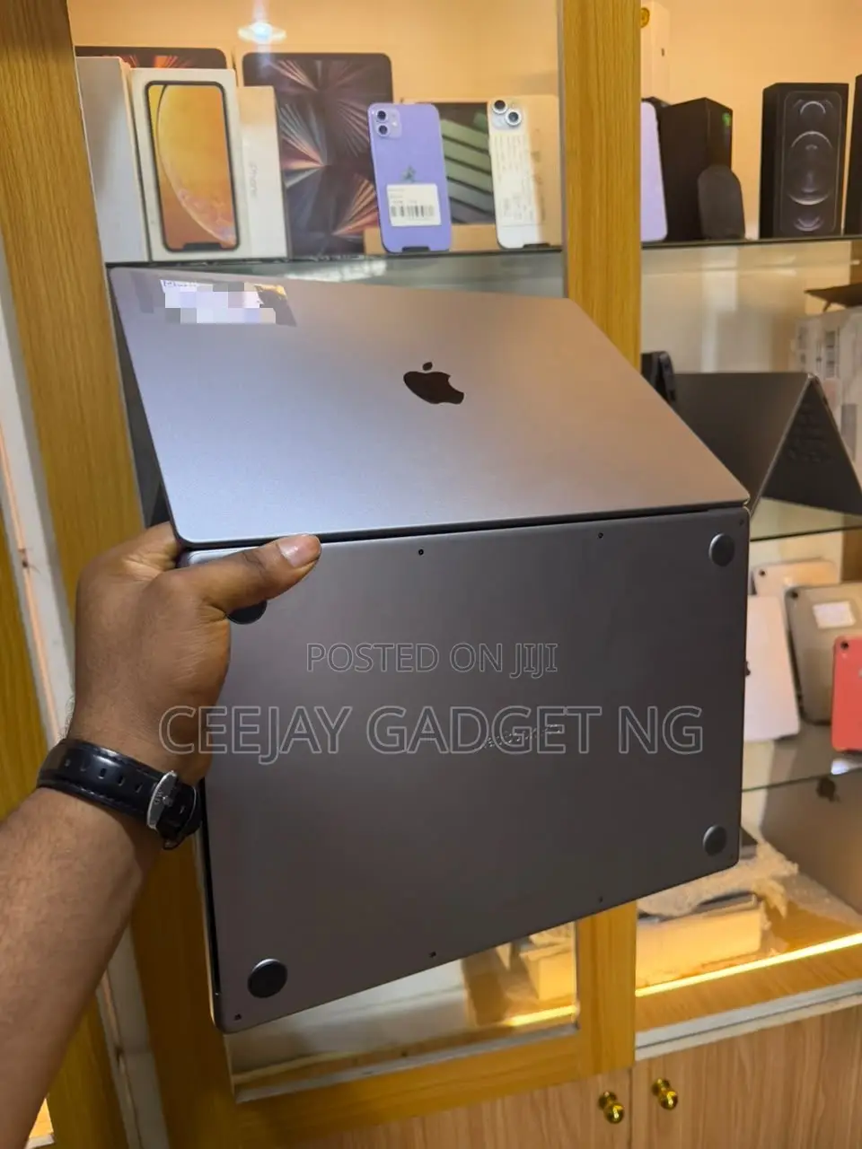 Laptop Apple MacBook Pro 2023 M2 Pro 16GB Apple M2 SSD 512GB