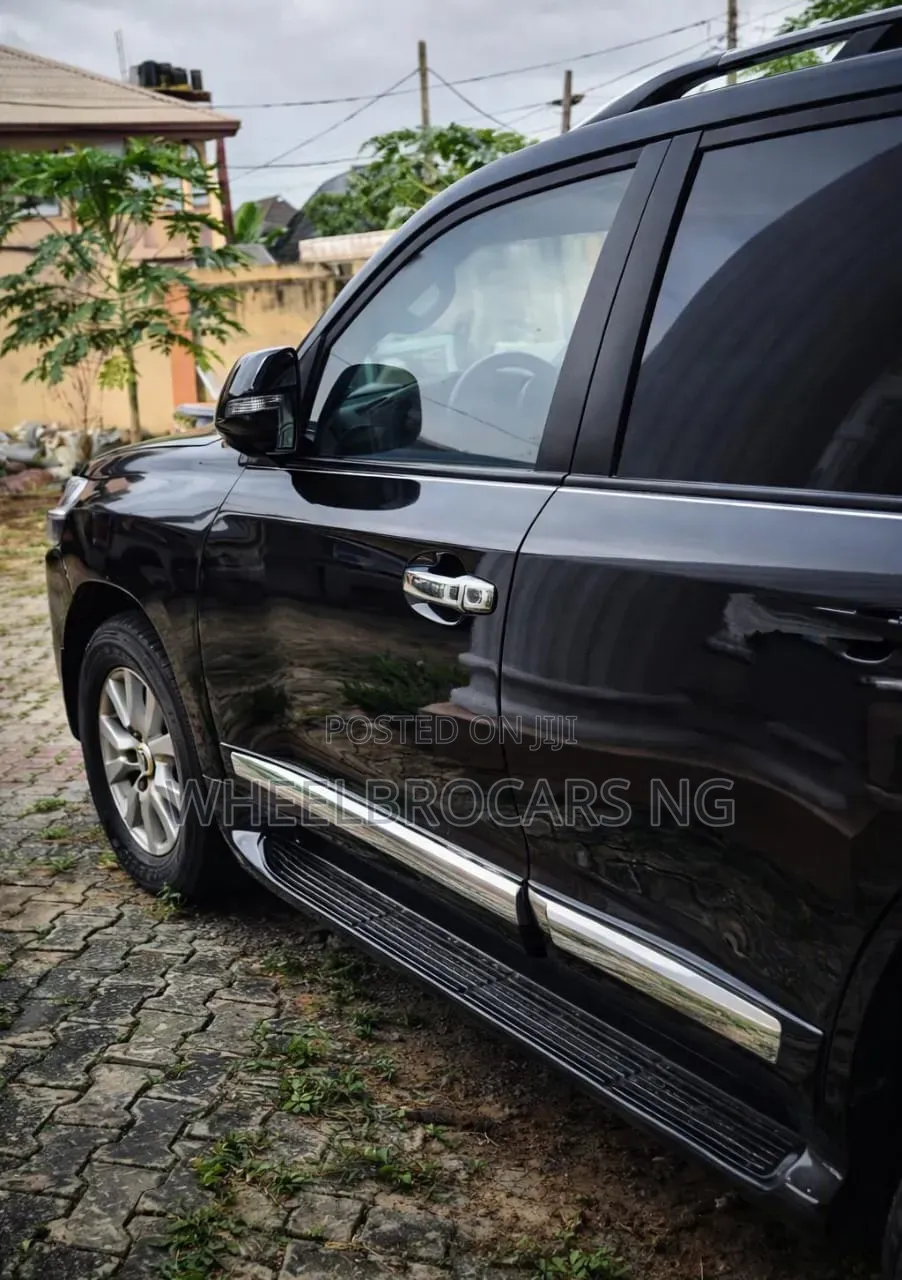 Toyota Land Cruiser 4.7 GX-R 2009 Black
