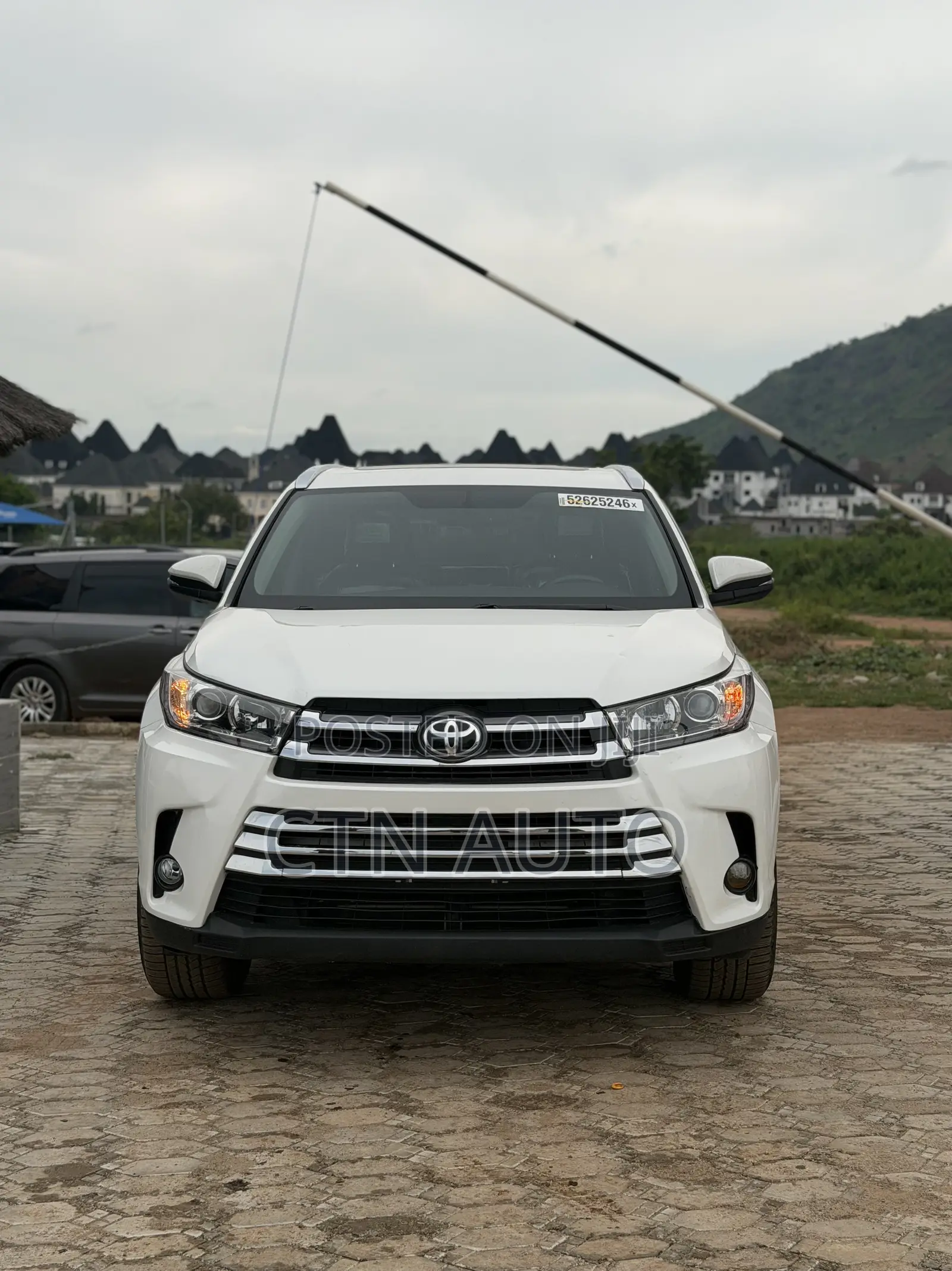 Toyota Highlander Limited 4dr SUV AWD (3.5L 6cyl 6A) 2015 White