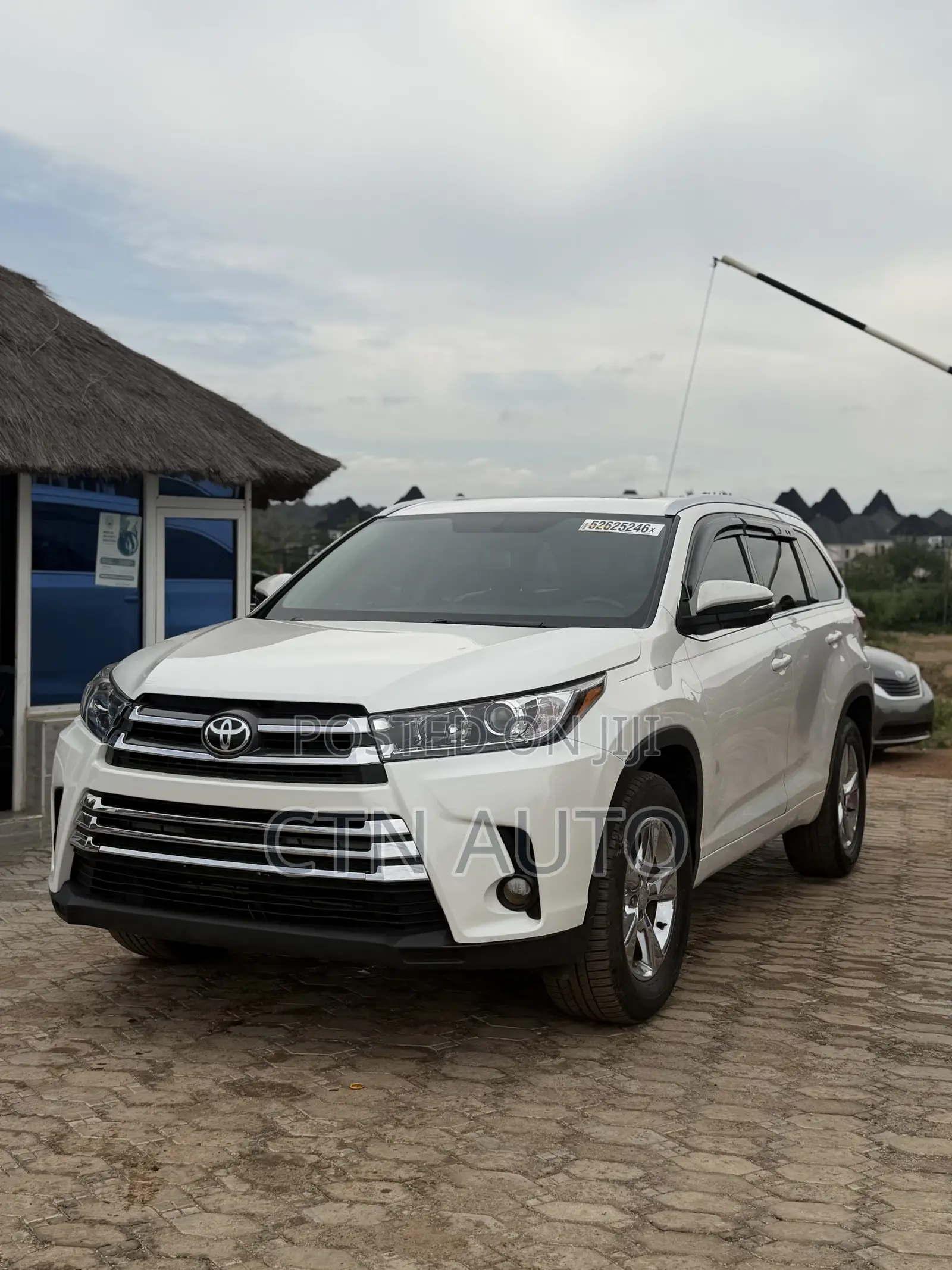 Toyota Highlander Limited 4dr SUV AWD (3.5L 6cyl 6A) 2015 White