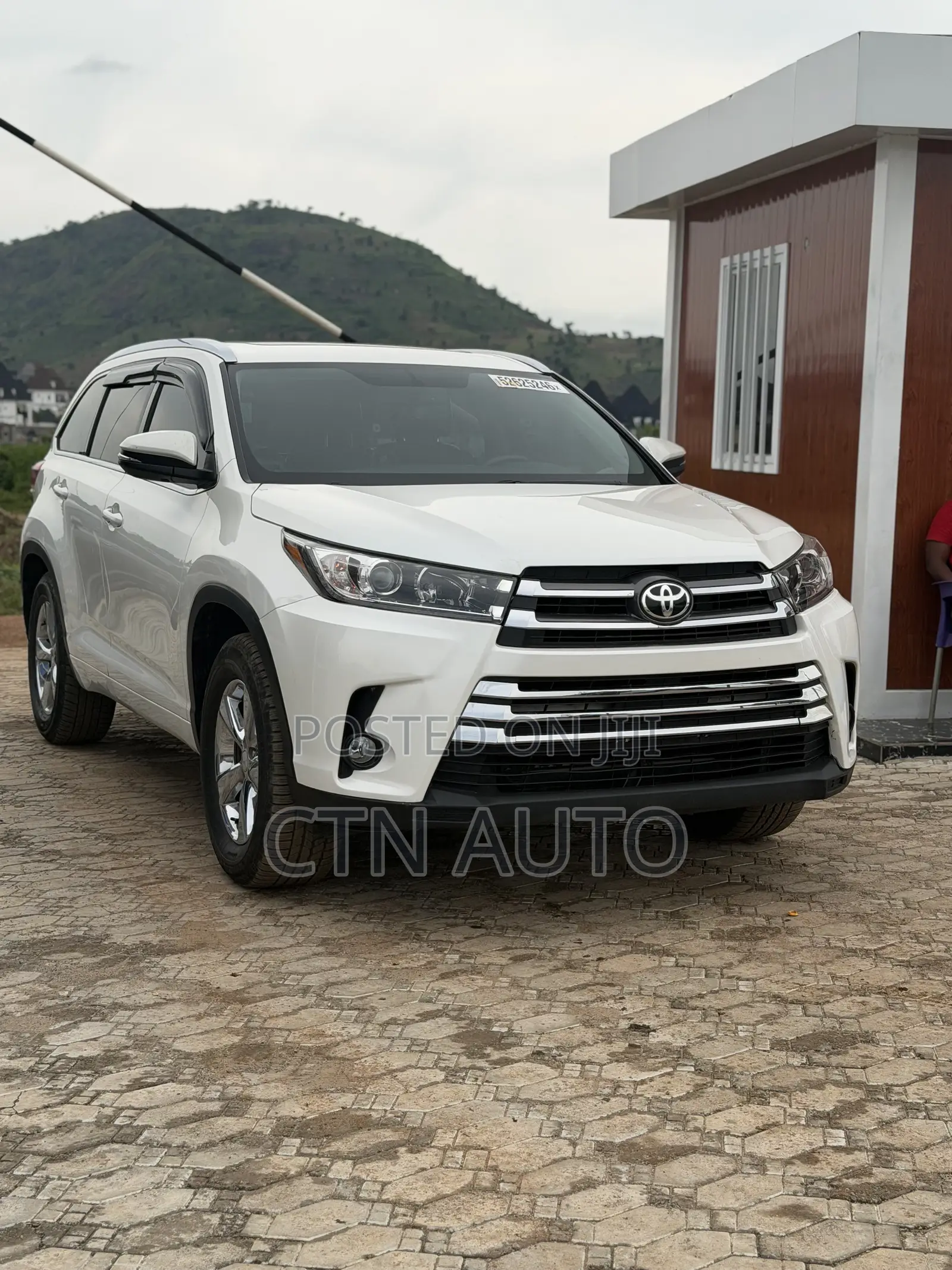 Toyota Highlander Limited 4dr SUV AWD (3.5L 6cyl 6A) 2015 White