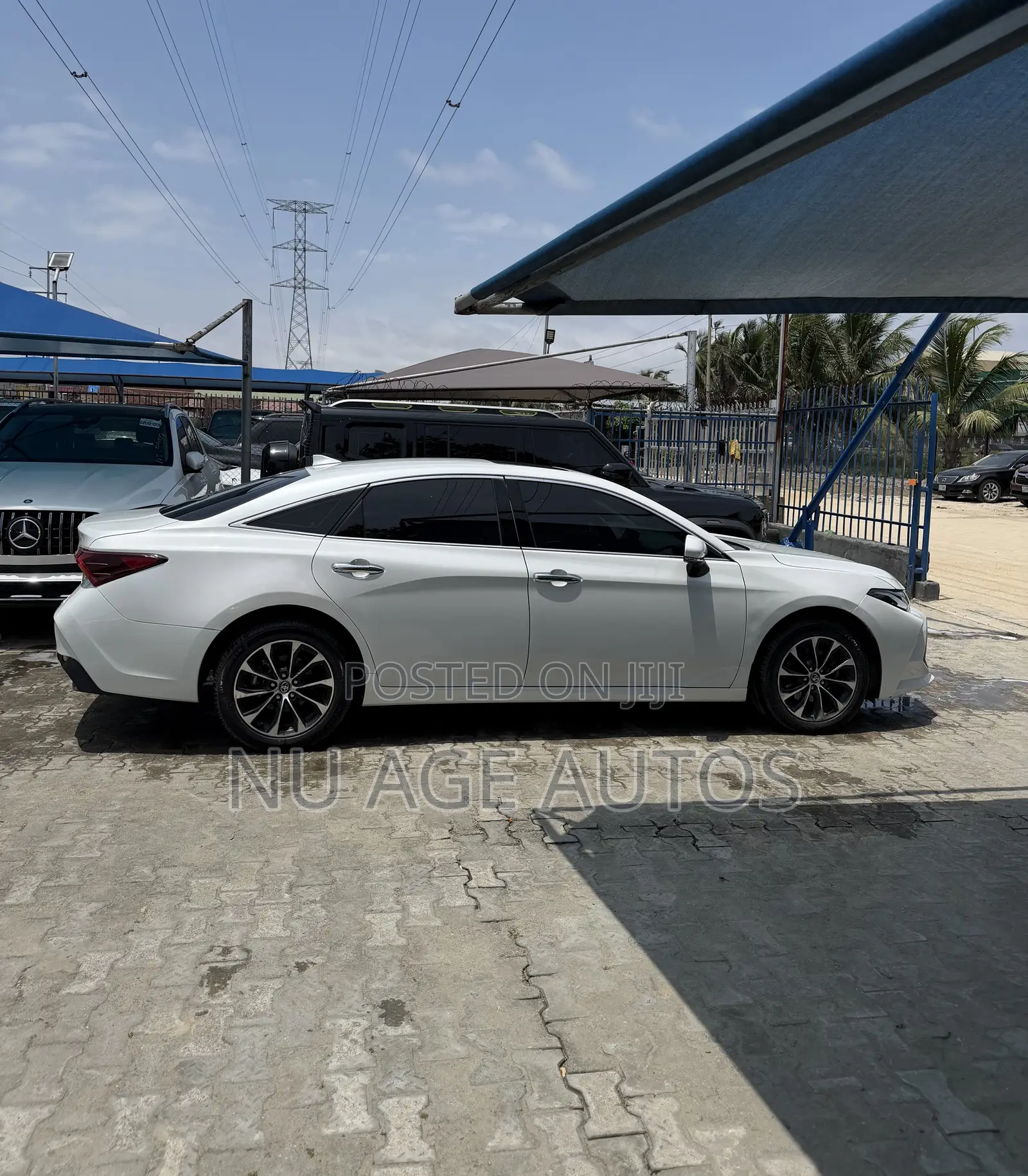 Toyota Avalon 2023 White