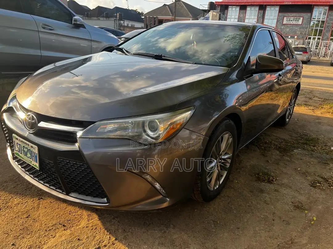 Toyota Camry 2016 Gray