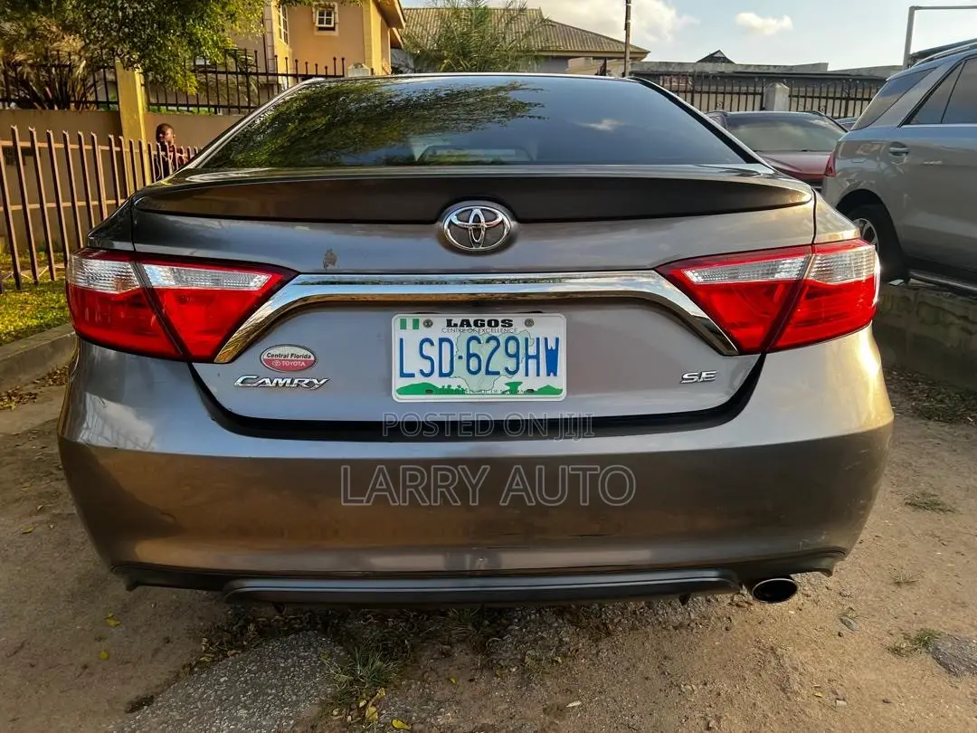 Toyota Camry 2016 Gray