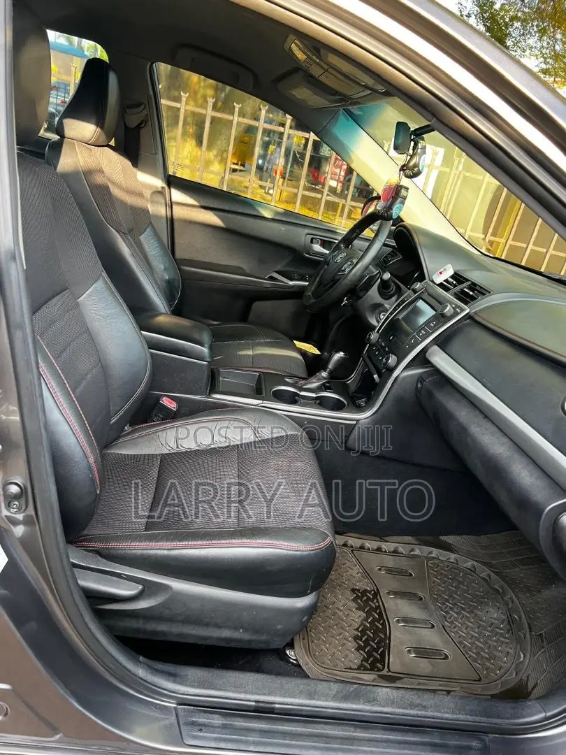 Toyota Camry 2016 Gray