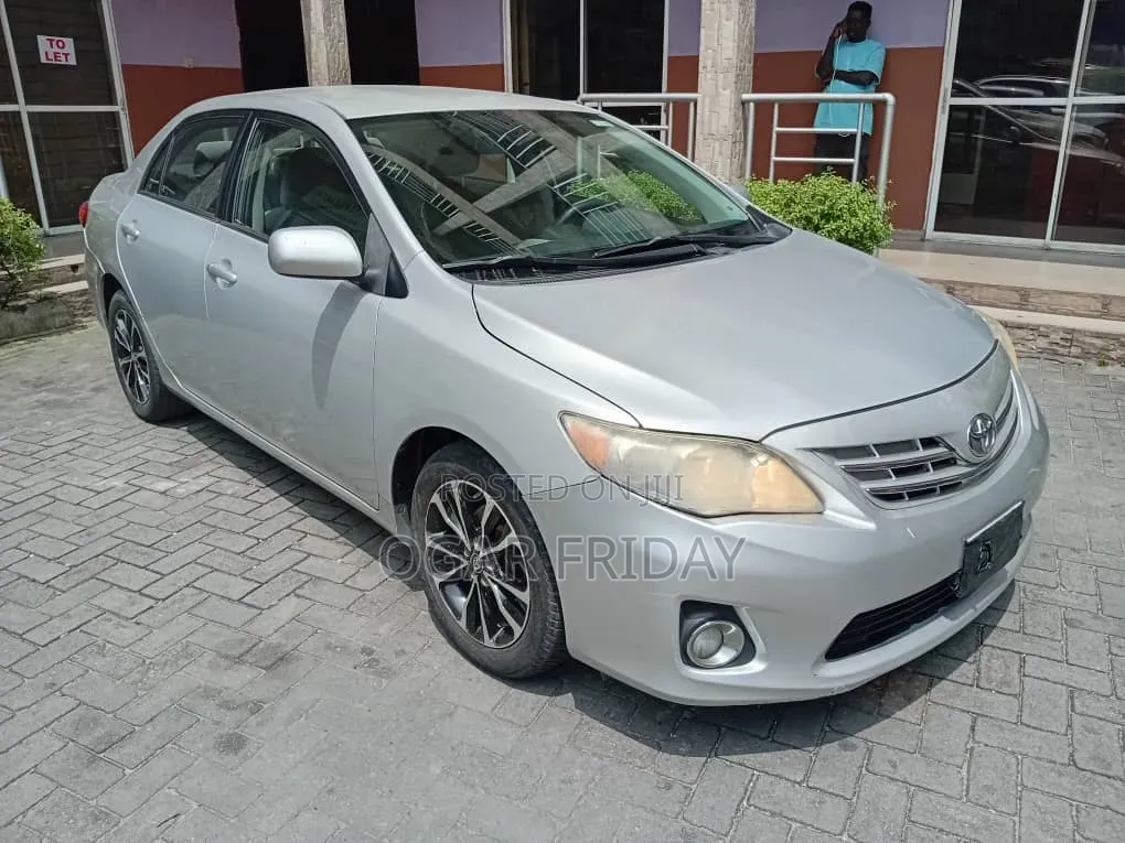 Toyota Corolla S Special Edition 4dr Sedan (1.8L 4cyl 4A) 2013 Gray